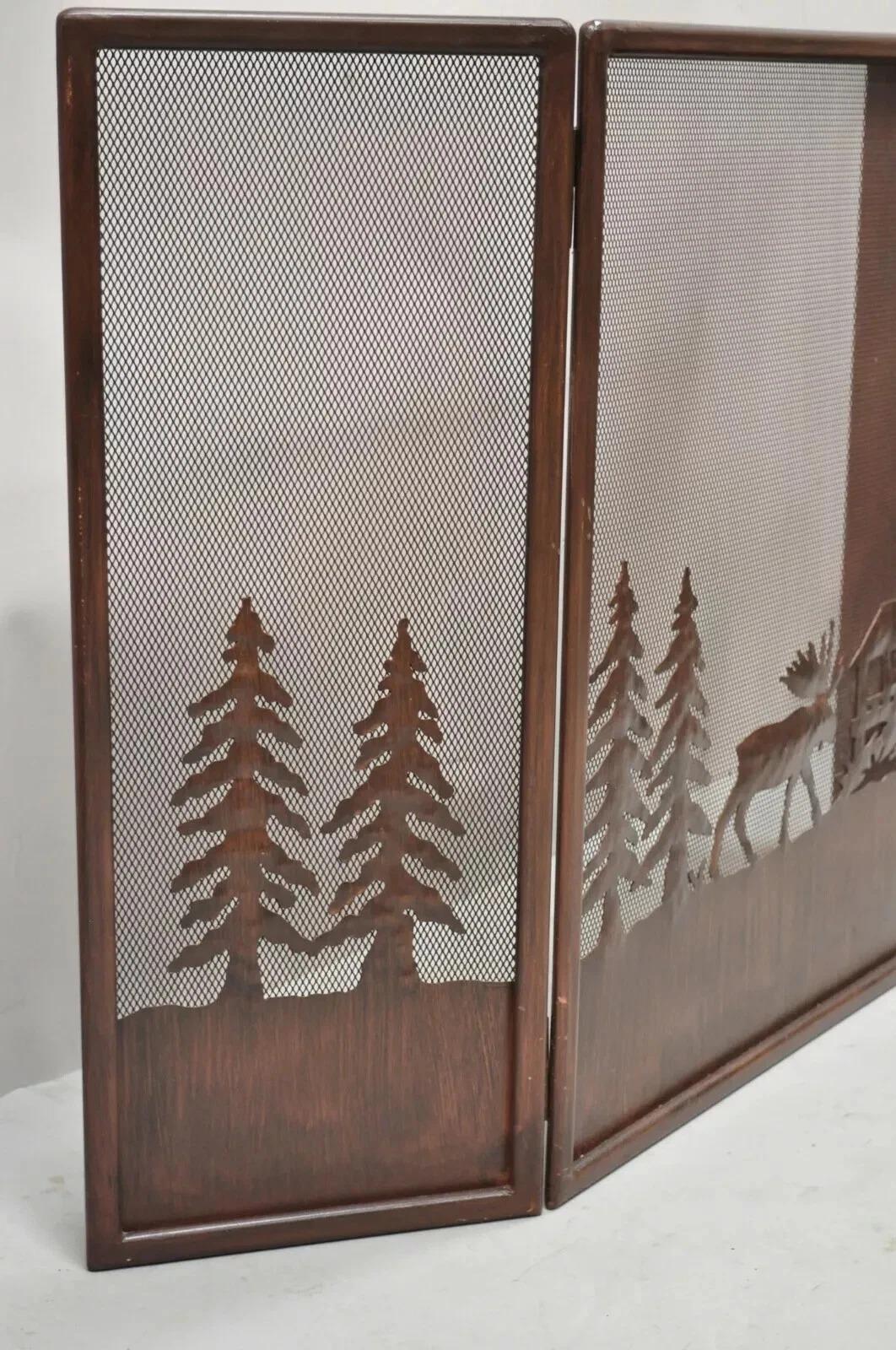 Nature Moose Wilderness Log Cabin Rustic Iron Metal Folding Fireplace Screen In Good Condition For Sale In Philadelphia, PA