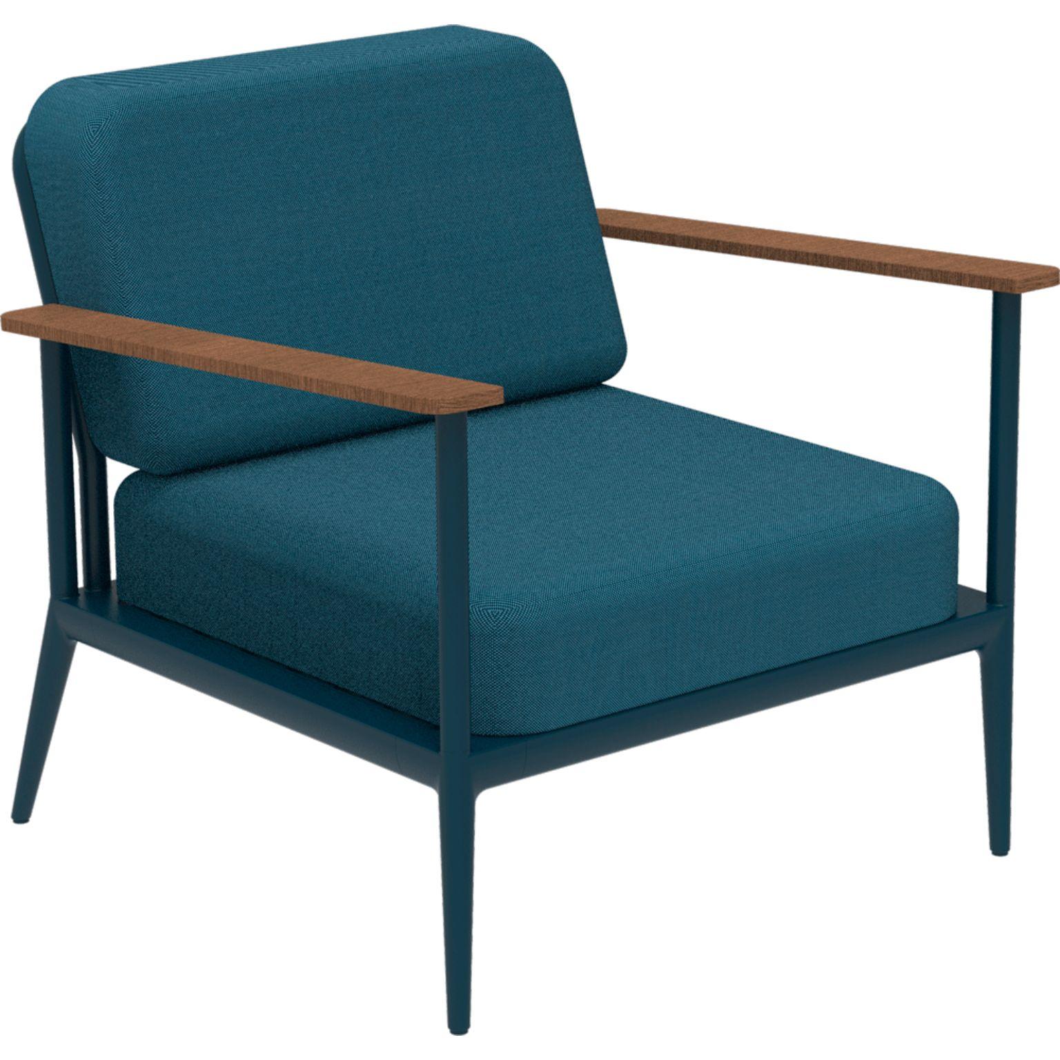 Nature navy longue chair by MOWEE
Dimensions: D85 x W83 x H81 cm (seat height 42 cm).
Material: Aluminum, upholstery and Iroko Wood.
Weight: 20 kg.
Also available in different colors and finishes.

An unmistakable collection for its beauty and