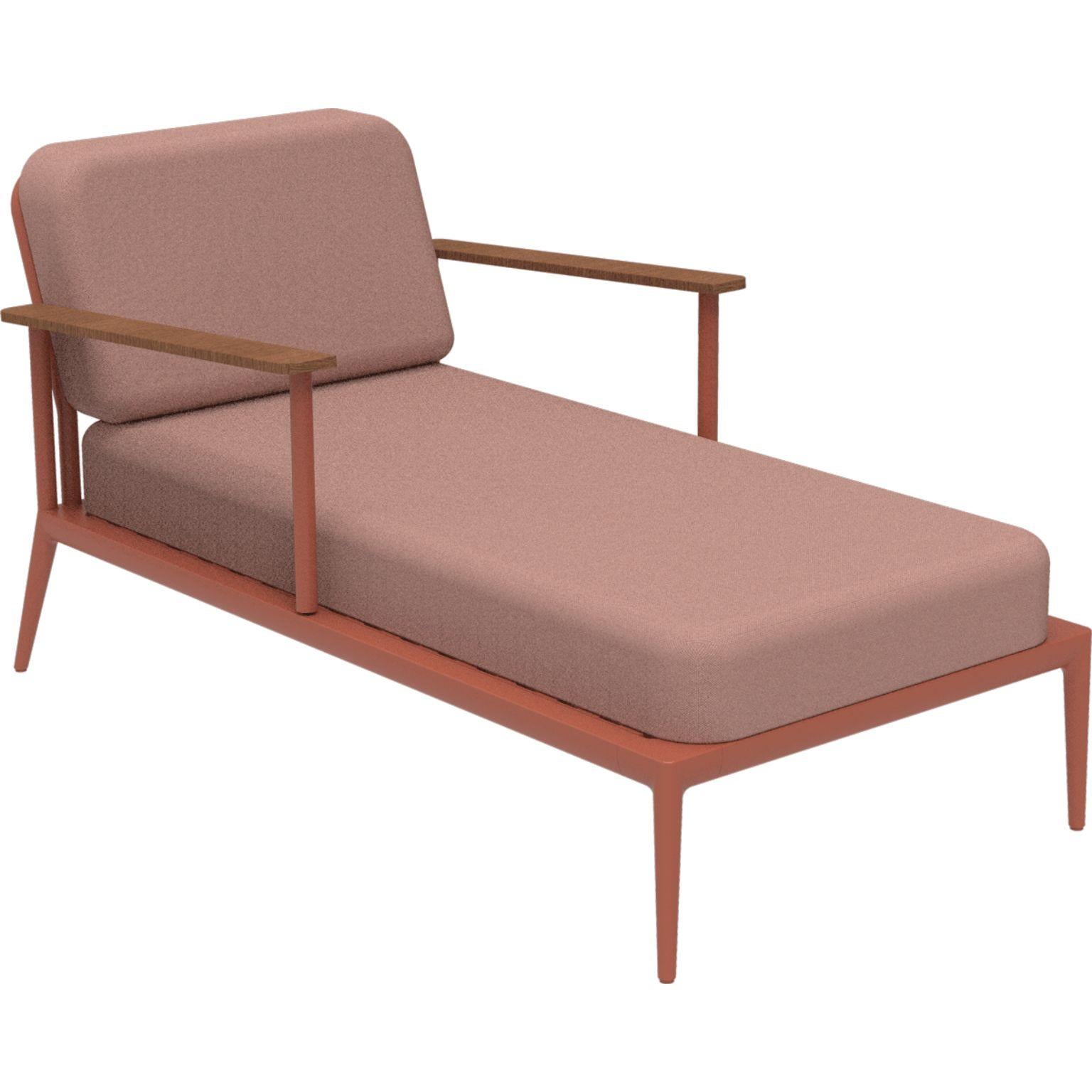 Nature Salmon Divan by MOWEE
Dimensions: D155 x W83 x H81 cm (seat height 42 cm).
Material: Aluminum, upholstery and Iroko wood.
Weight: 30 kg.
Also available in different colors and finishes. Please contact us.

An unmistakable collection for