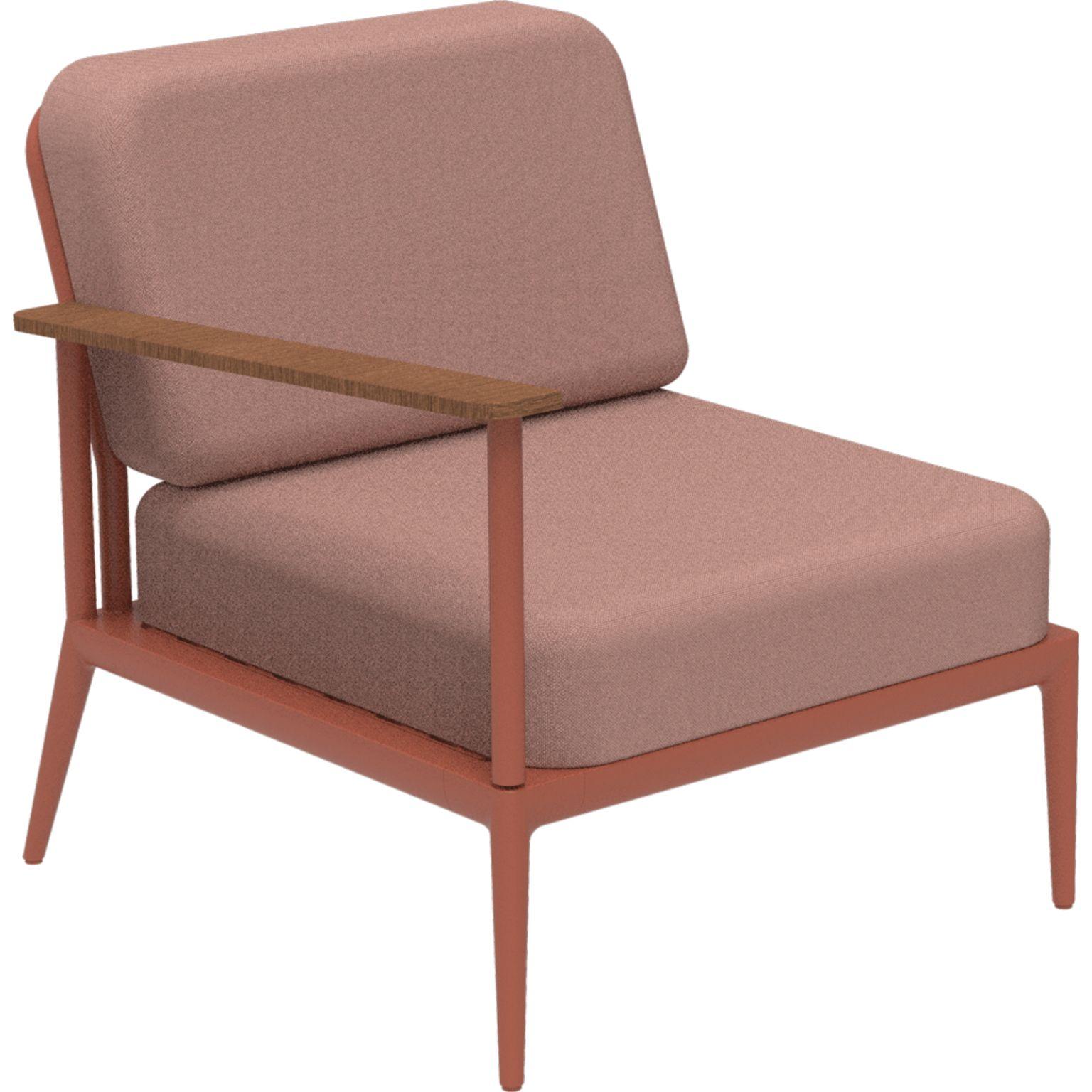 Sofá modular Nature Salmon right de MOWEE
Dimensiones: P85 x An76 x Al81 cm (altura del asiento 42 cm).
Material: Aluminio, tapicería y madera de iroko.
Peso: 19 kg.
También disponible en diferentes colores y acabados.

Una colección inconfundible