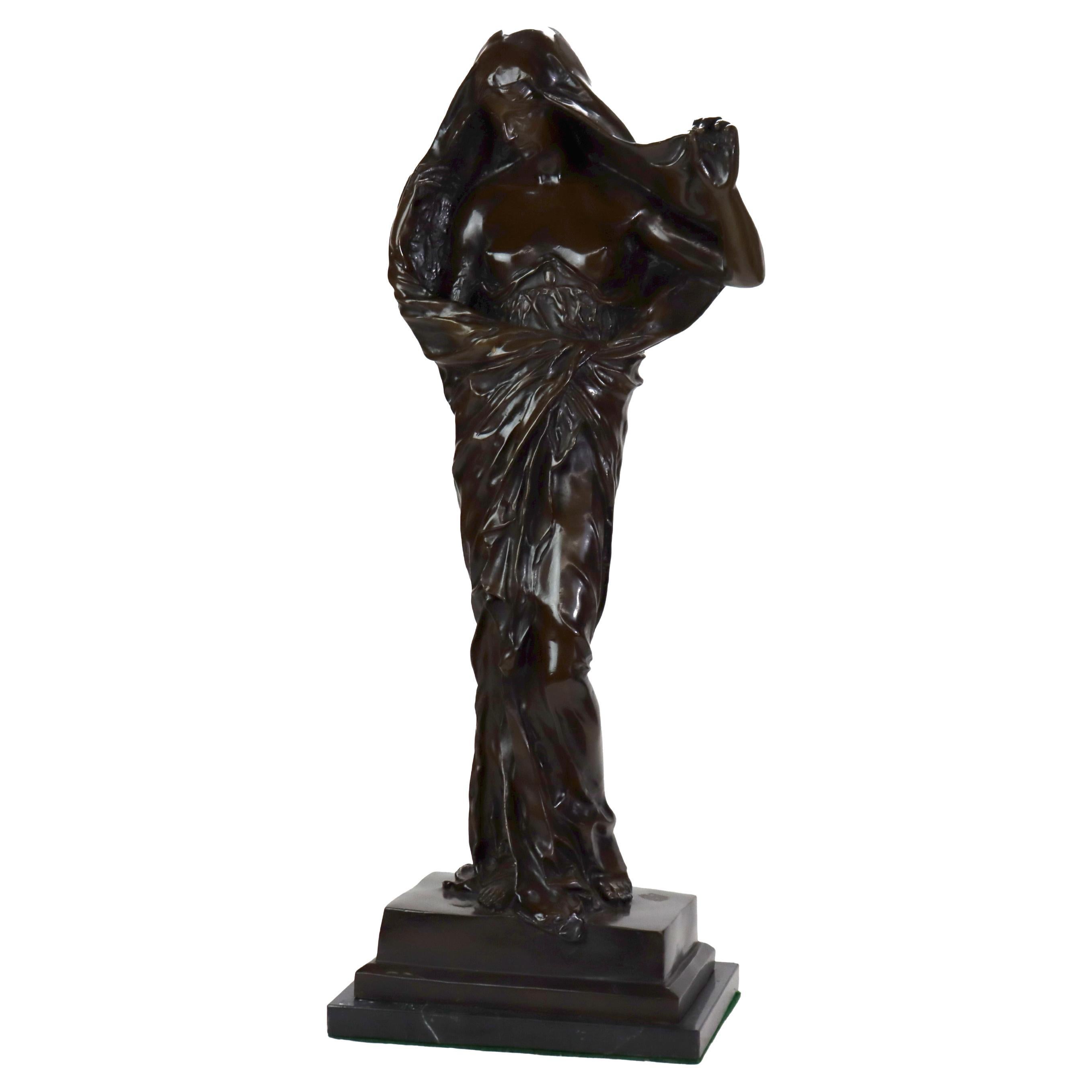 "La Nature se dévoile devant la science" Sculpture en bronze sur socle en marbre 20e siècle