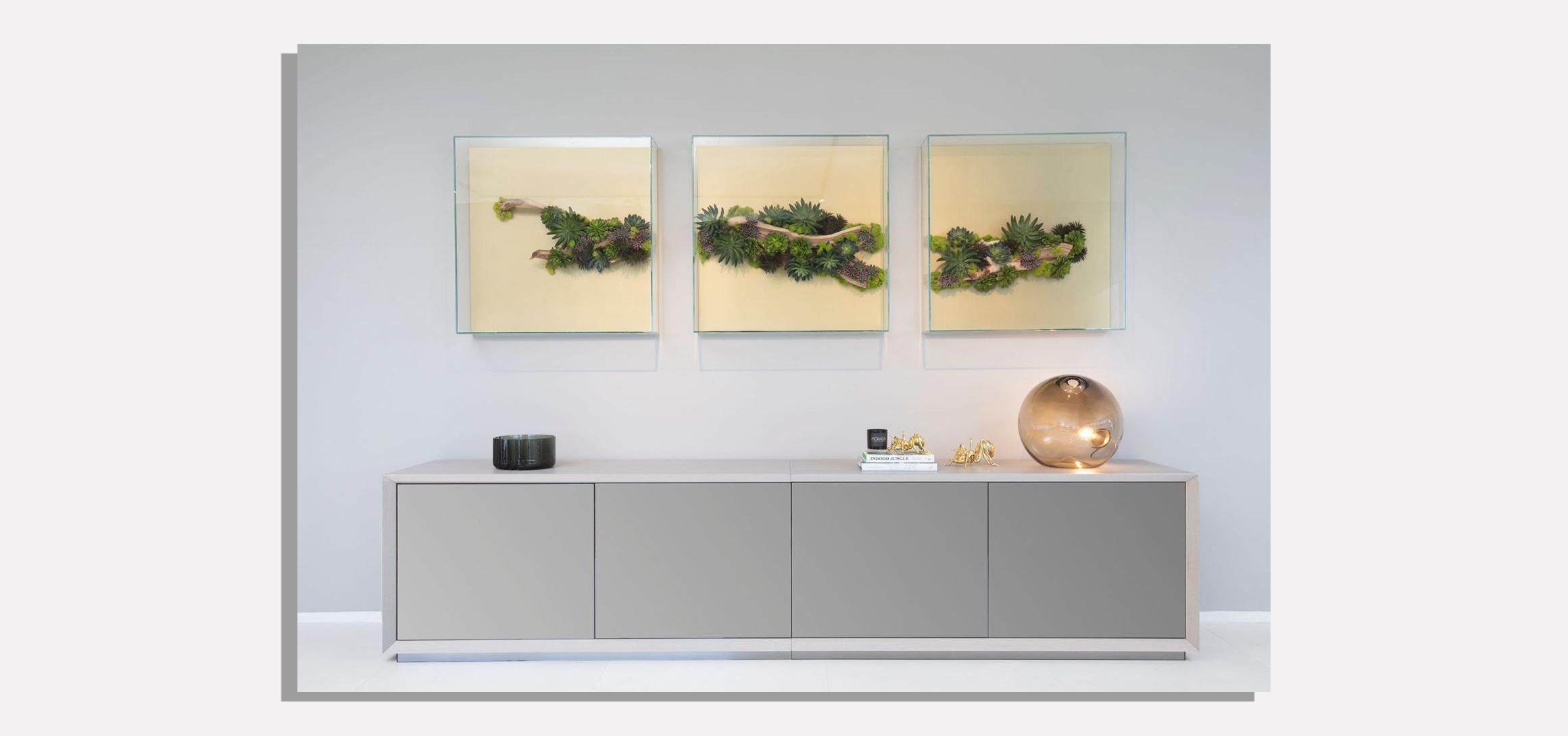Lush Life is an art work that brings natural elements into any living space without compromising elegance. This dynamic and vibrant piece can completely change the perception of any wall.
 
As shown glass: clear metal: Oro Satinato

Handcrafted