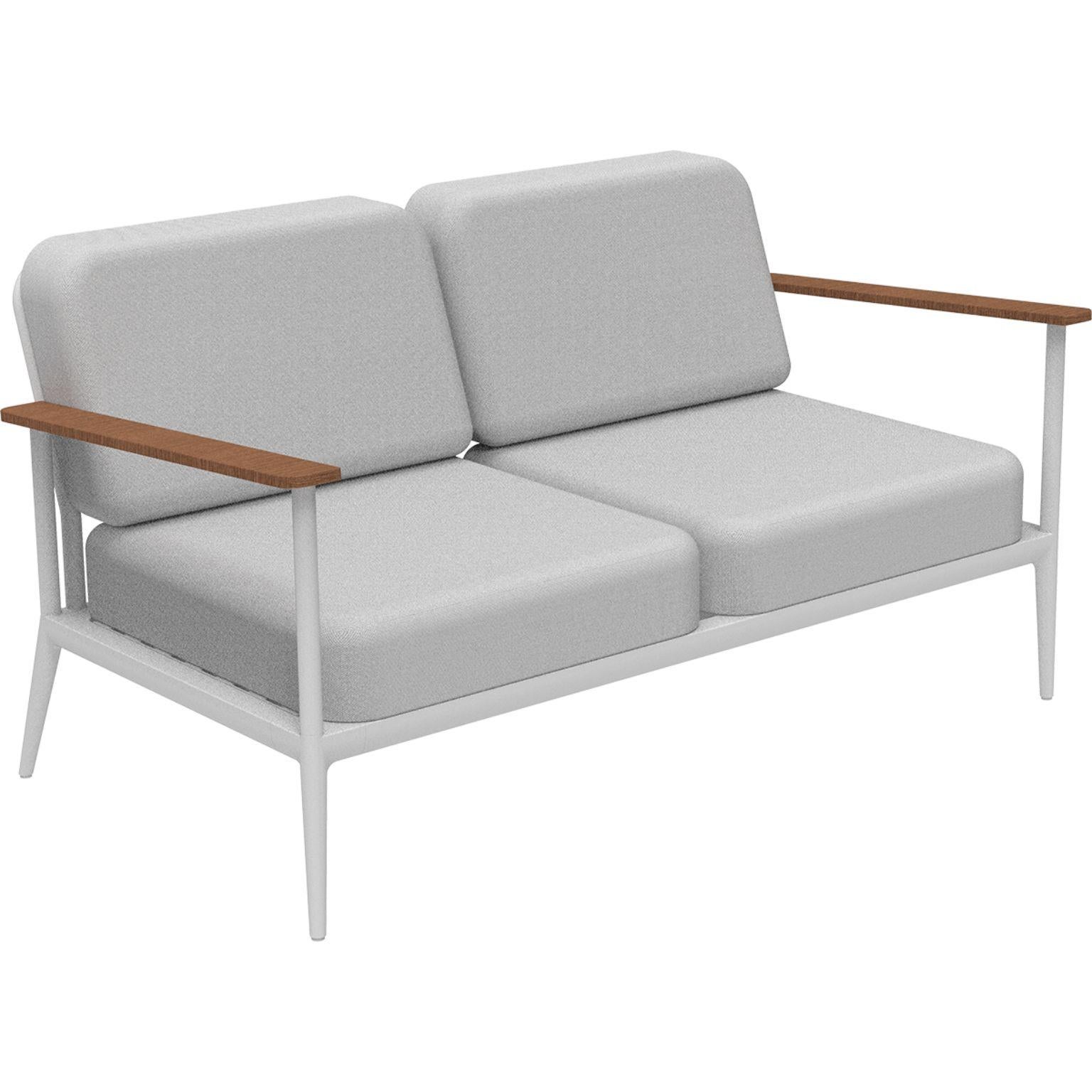 Nature white sofa by MOWEE.
Dimensions: D85 x W151 x H81 cm (seat height 42 cm).
Material: aluminum, upholstery and Iroko Wood.
Weight: 32 kg.
Also available in different colors and finishes. 

An unmistakable collection for its beauty and