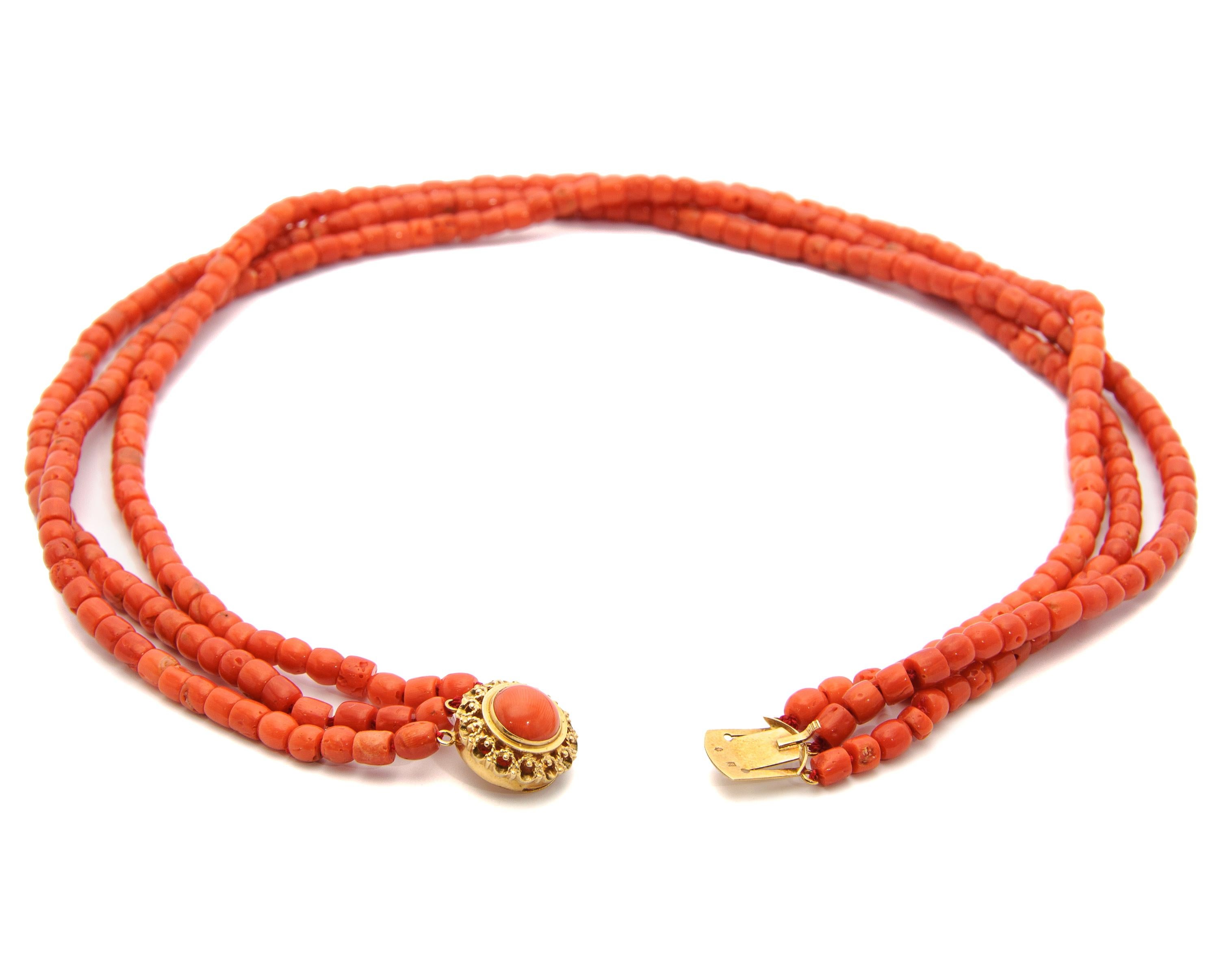 Natural Coral and 14K Gold Multi-Strand Beaded Necklace For Sale 3