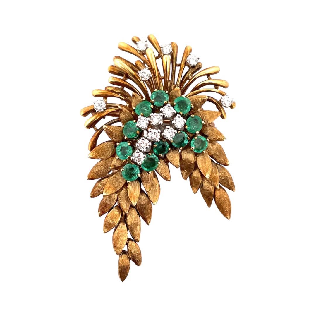 Art Deco Nature's Elegance 18K Yellow Gold Brooch with emeralds and diamonds For Sale