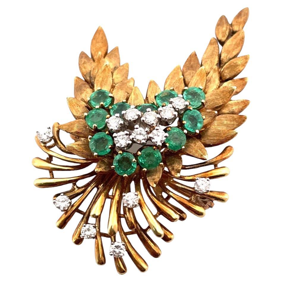 Nature's Elegance 18K Yellow Gold Brooch with emeralds and diamonds For Sale