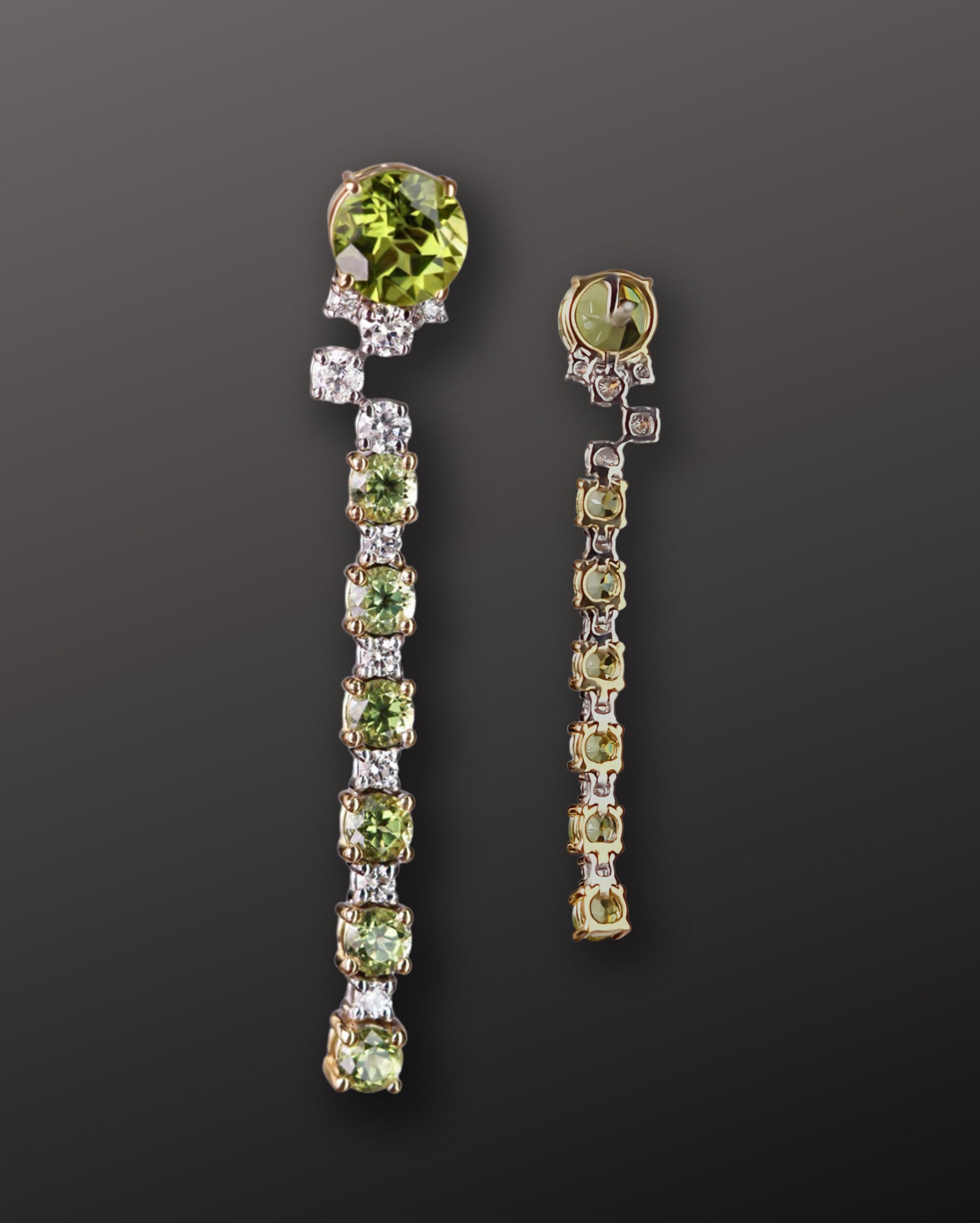 Nature's Palette: Contemporary Earrings with Diamond Whites and Peridot Greens In New Condition For Sale In Lugano, CH
