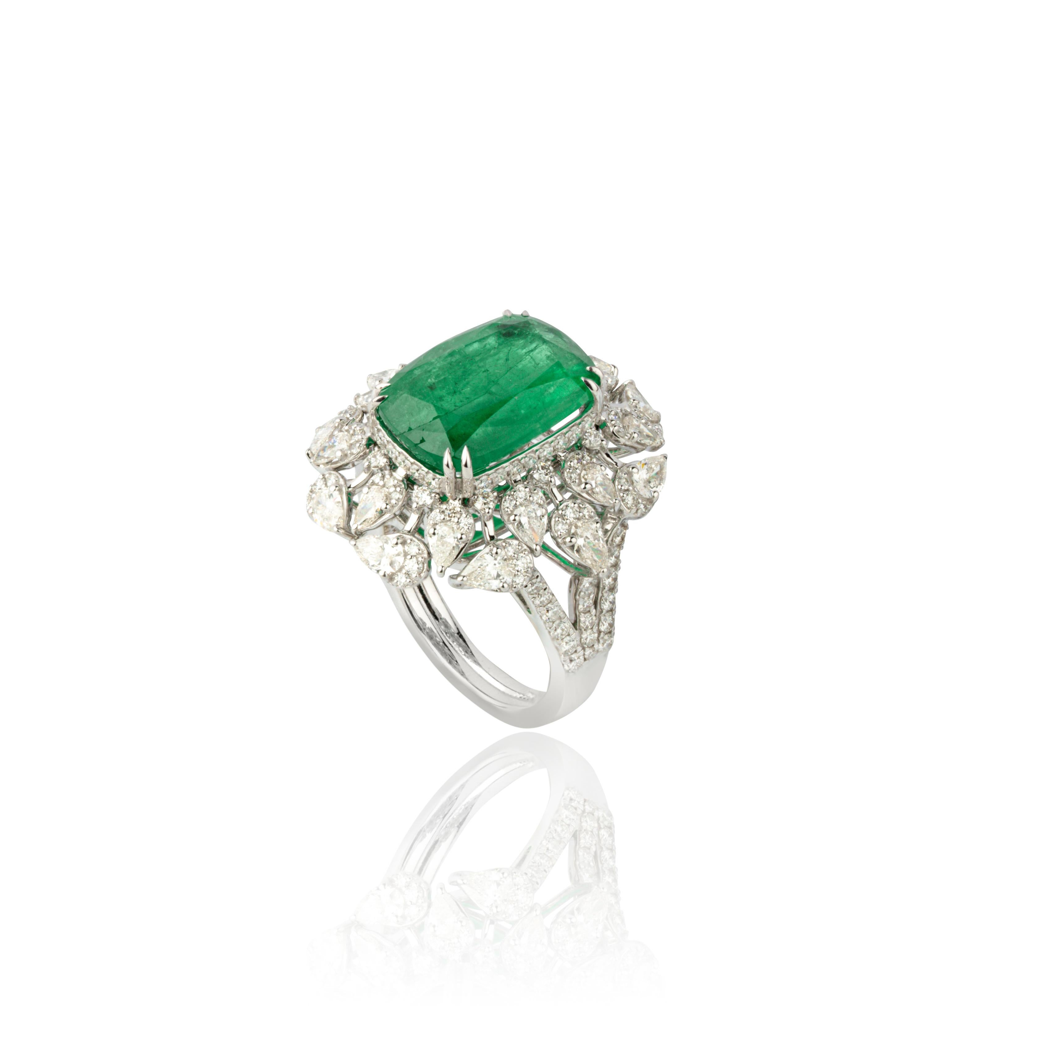 7.15 Natural Zambian Emerald and 2.35 Ct Natural Diamond Ring in 18KW Gold In New Condition For Sale In New York, NY