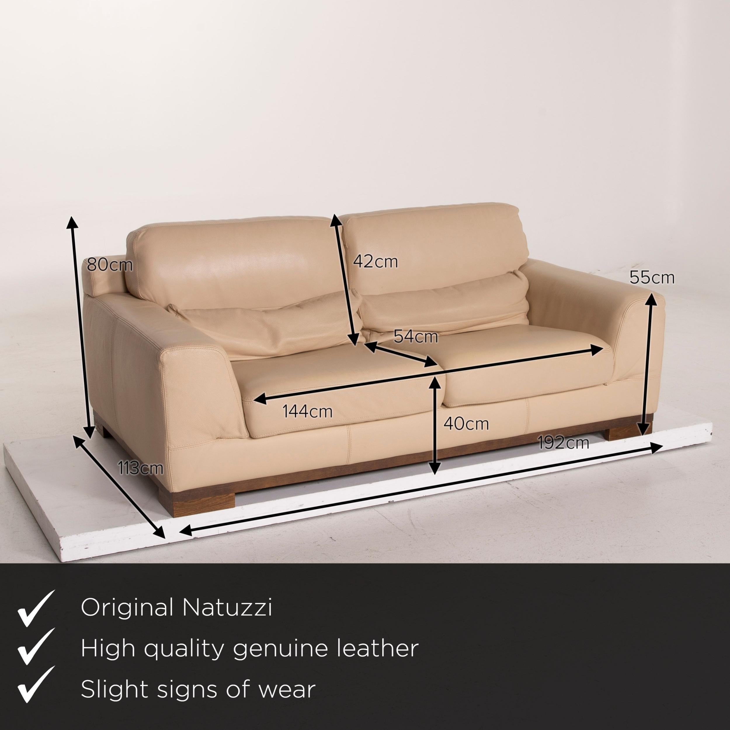 We present to you a Natuzzi 2085 leather sofa beige two-seat.


 Product measurements in centimeters:
 

Depth 113
Width 192
Height 80
Seat height 40
Rest height 55
Seat depth 54
Seat width 144
Back height 42.
 