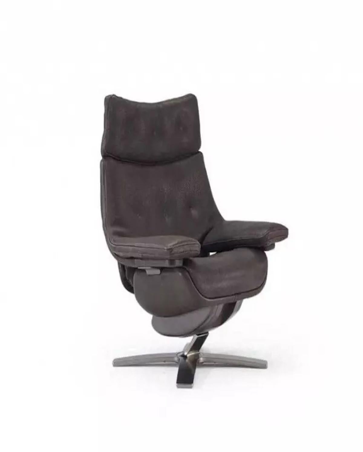 Mid-Century Modern Natuzzi Brown Leather Reclining Chair With Footstool