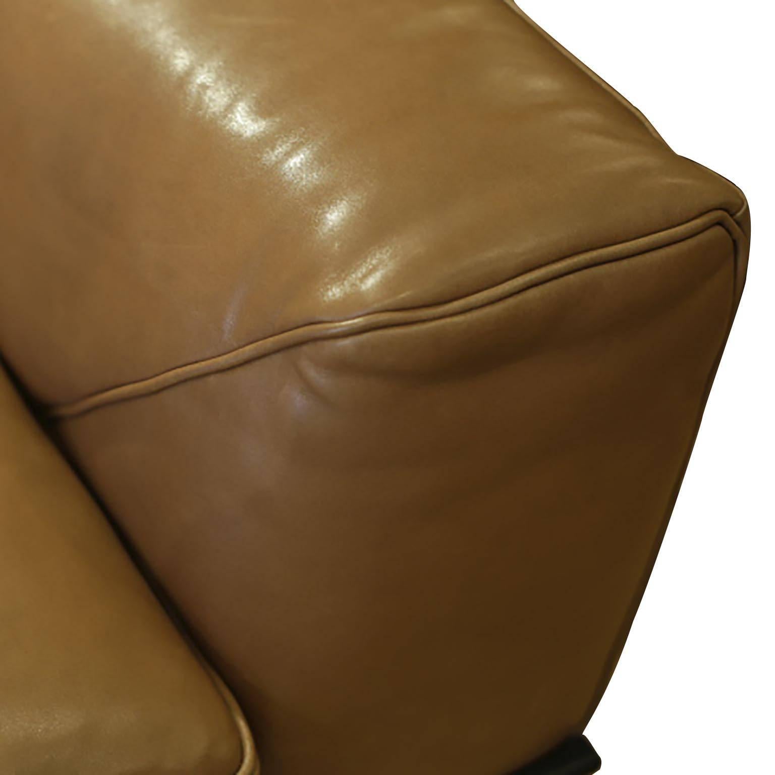 Natuzzi Italia High Grade Leather Gio Couch, circa 2017 9