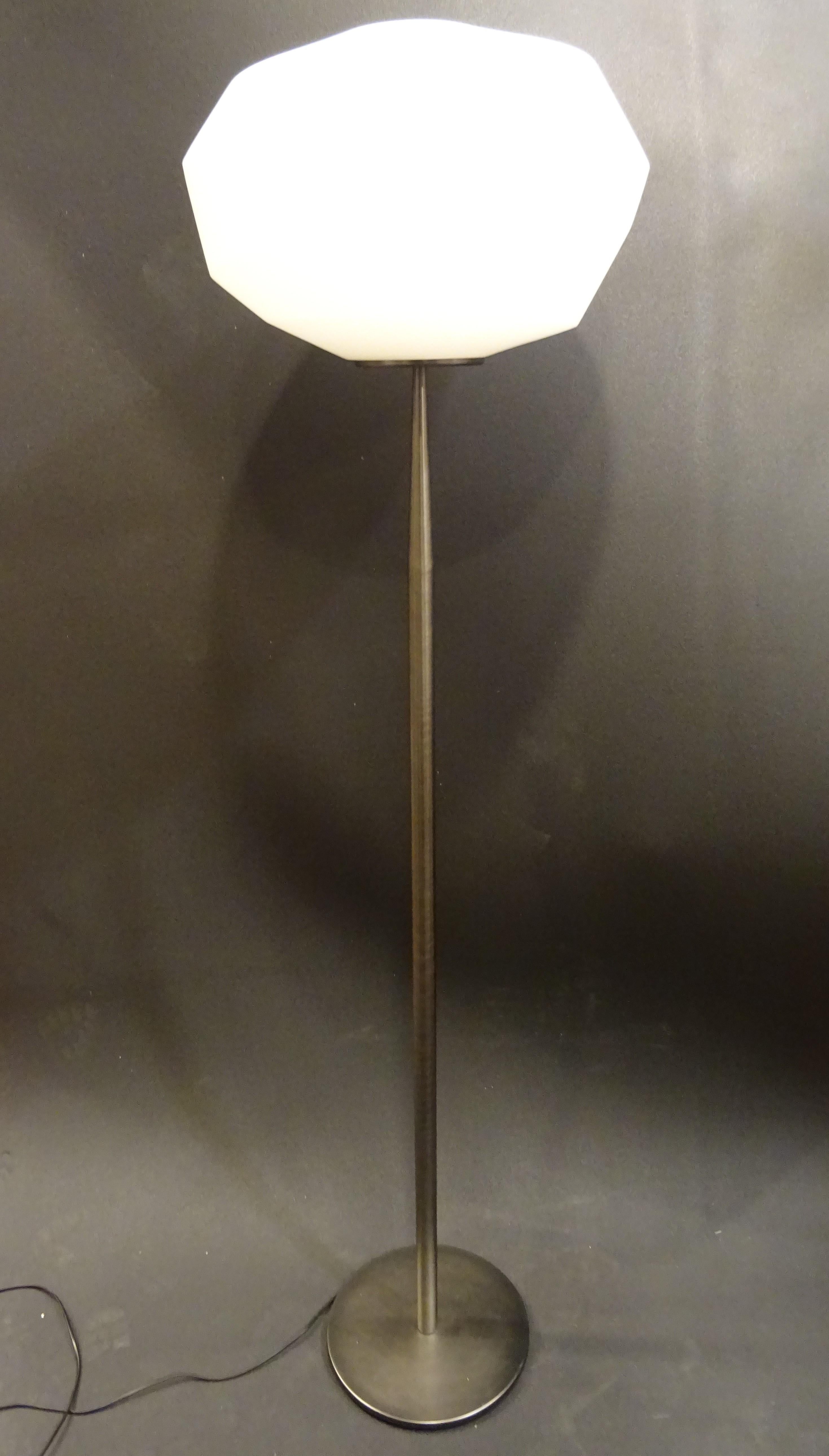 Natuzzi Italian Blown Glass in Mat White and Polished Steel Floor Lamp For Sale 2