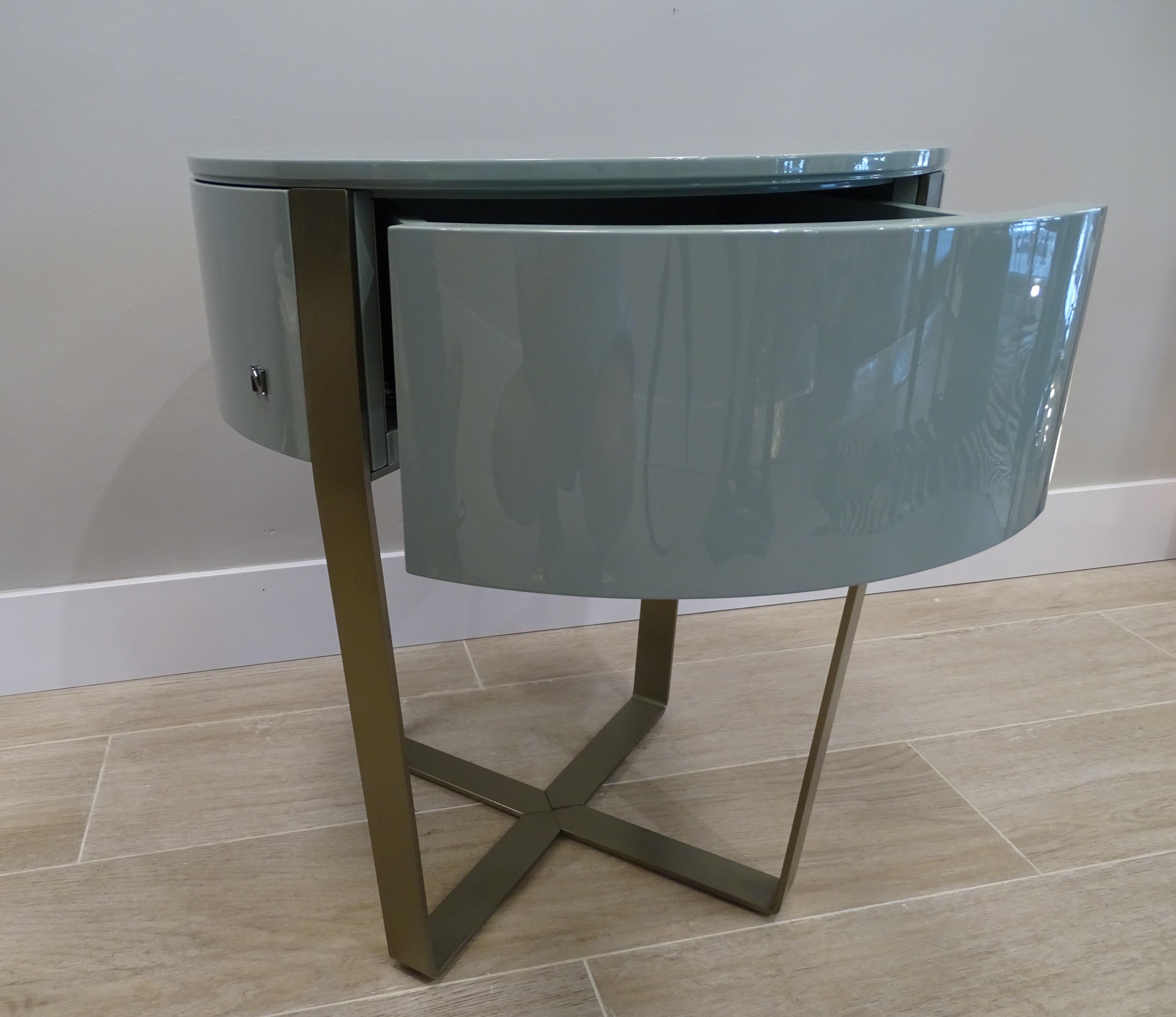Contemporary Natuzzi Italian Green Sidetable in Glossy Celadon Colour, One Drawer