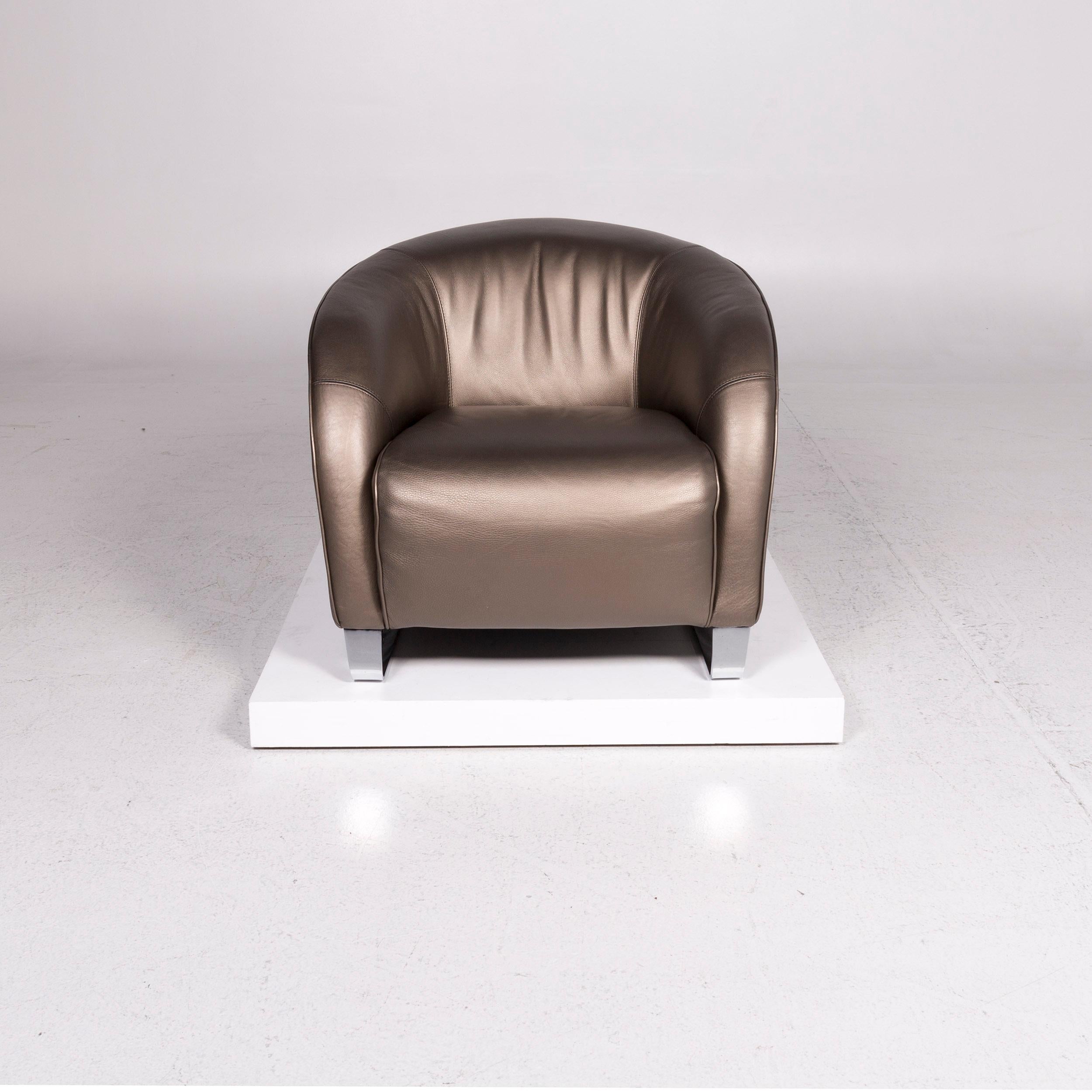 We bring to you a Natuzzi leather armchair bronze brown.
 

Product measurements in centimetres:
 

Depth 102
Width 84
Height 72
Seat-height 41
Rest-height 62
Seat-depth 63
Seat-width 50
Back-height 32.
 