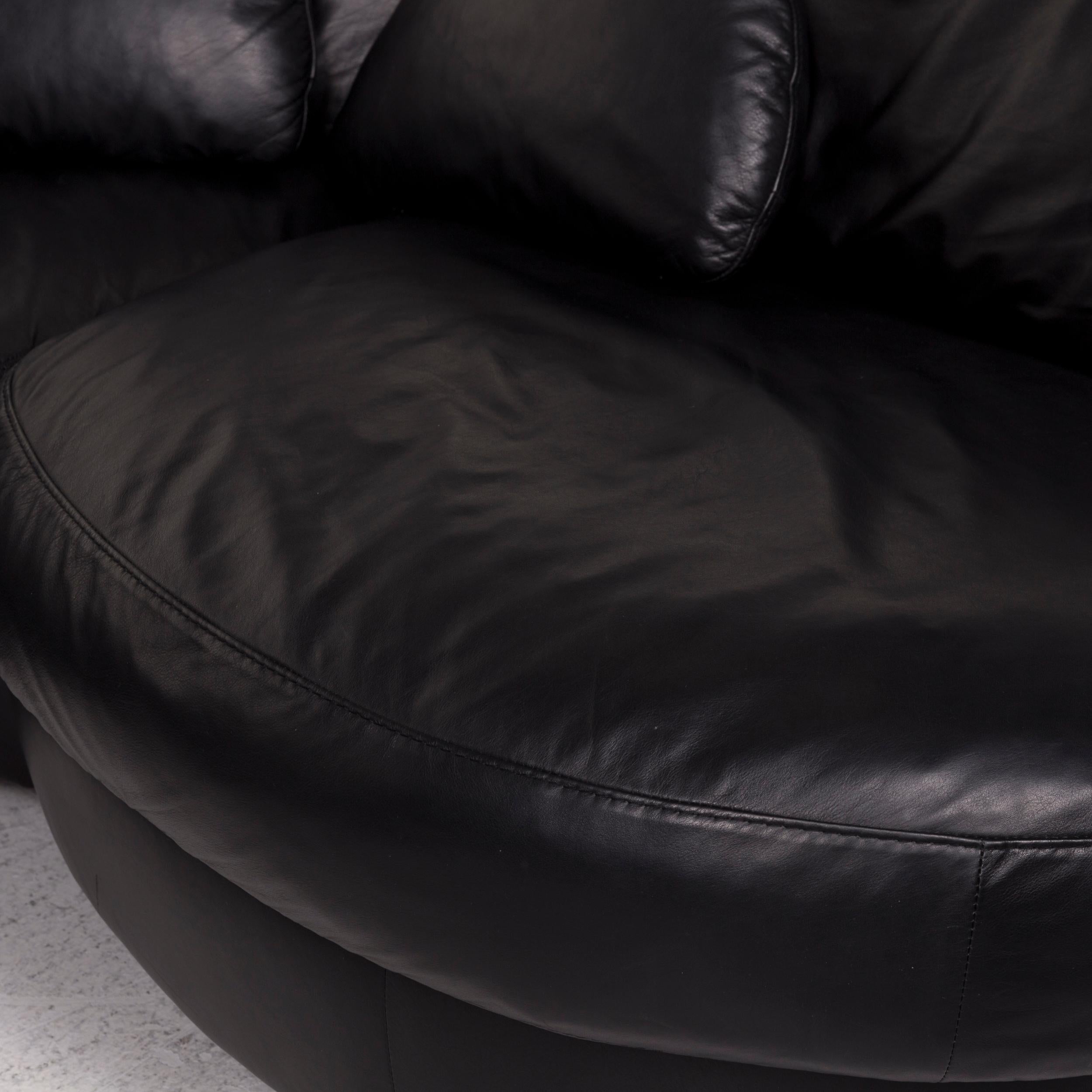 We bring to you a Natuzzi leather corner sofa black sofa couch.

 

 Product measurements in centimeters:
 

 Depth 110
 Width 319
 Height 88
 Seat-height 46
 Rest-height 66
 Seat-depth 43
 Seat-width 212
 Back-height 37.
 