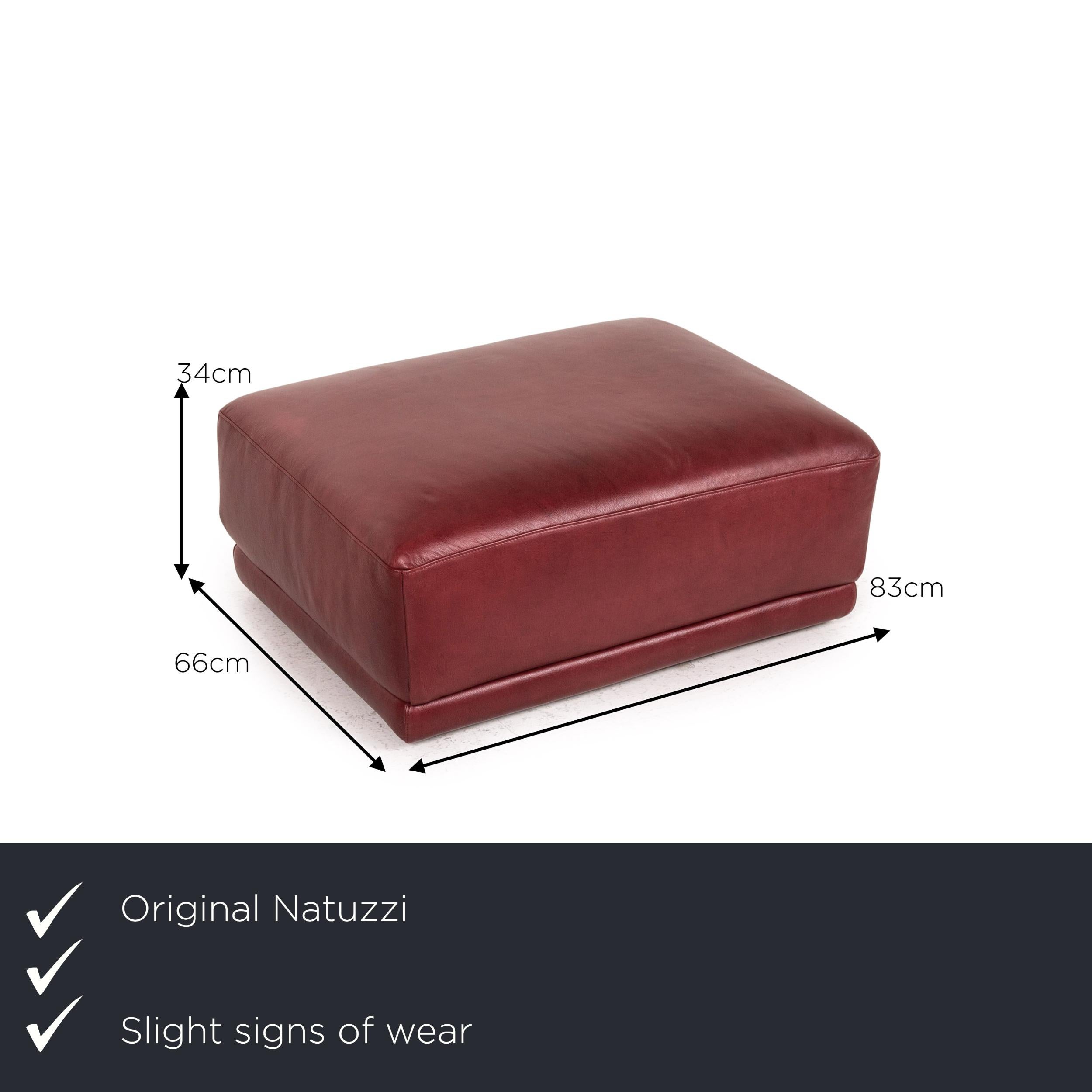 We present to you a Natuzzi leather stool red ottoman.
  
 

 Product measurements in centimeters:
 

 depth: 66
 width: 83.





 