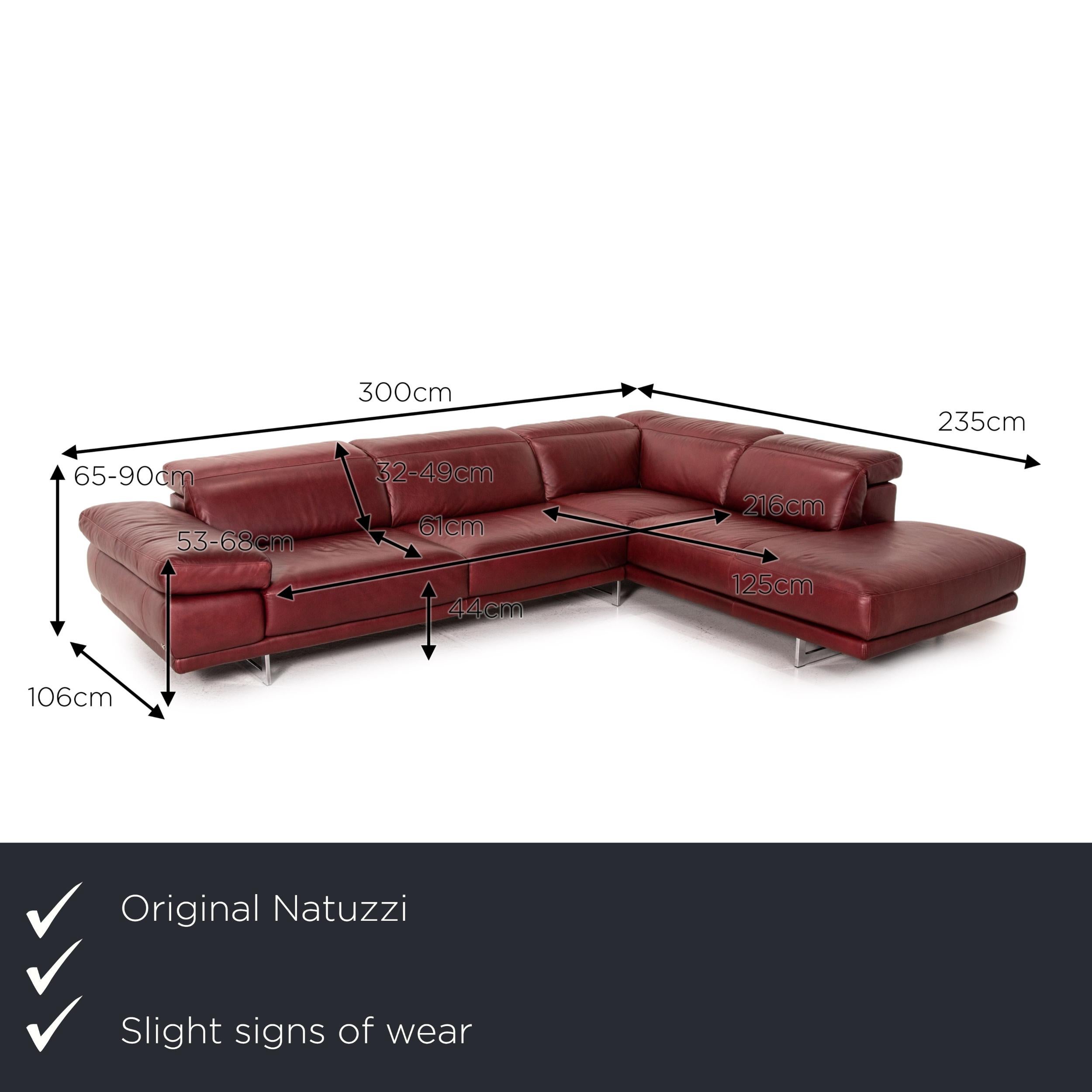 We present to you a Natuzzi Preludio leather corner sofa red dark red function couch.
 

 Product measurements in centimeters:
 

Depth: 106
Width: 300
Height: 68
Seat height: 44
Rest height: 53
Seat depth: 61
Seat width: 216
Back