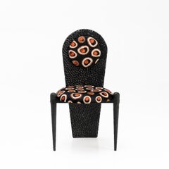 Sporcaccione per natura - Nero bruciato - Sedia in legno massiccio intagliata a mano di Odditi