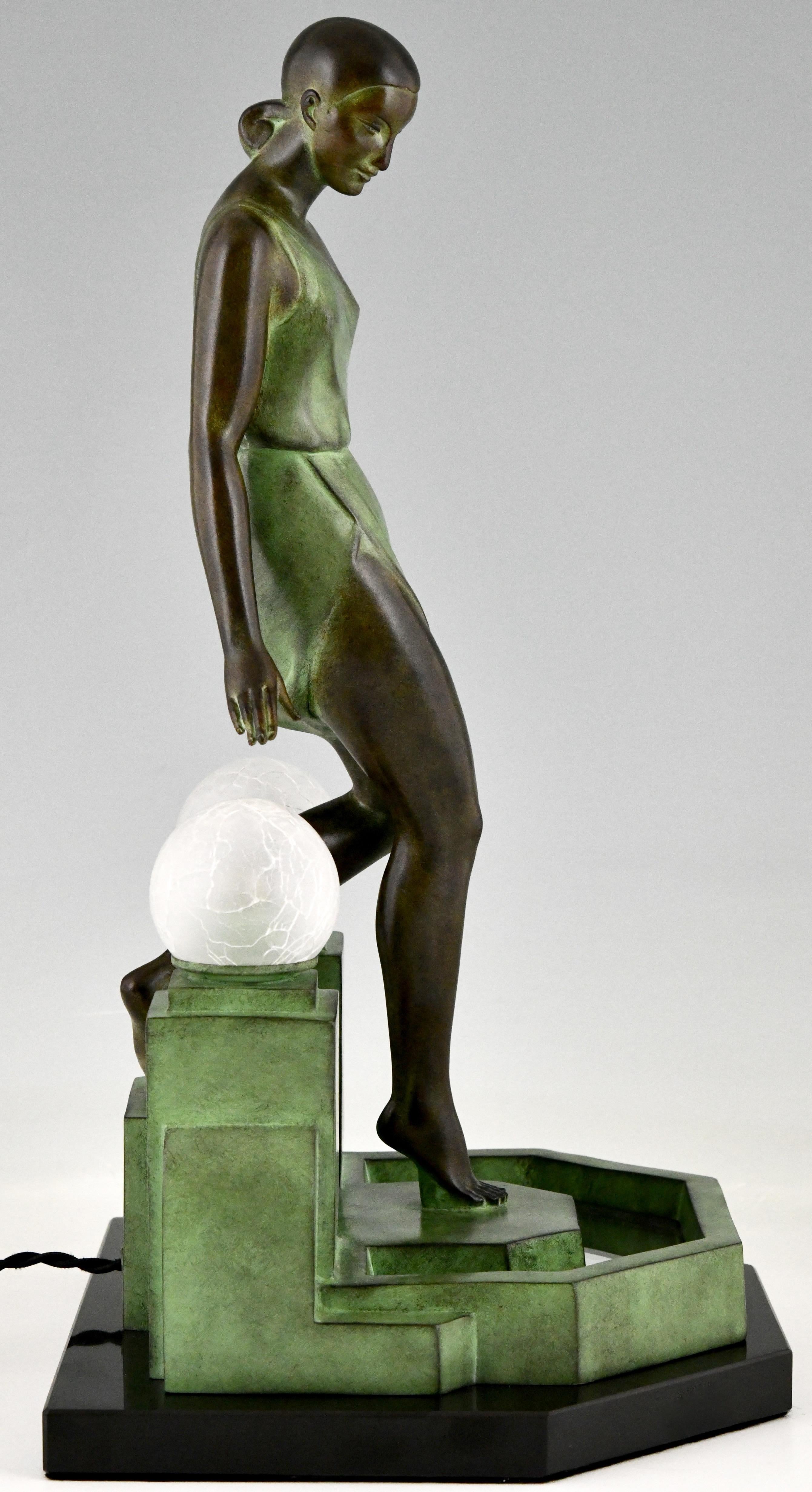 Metallo Lampada Nausicaa in stile Art Déco Signora alla fontana di Fayral per Max Le Verrier