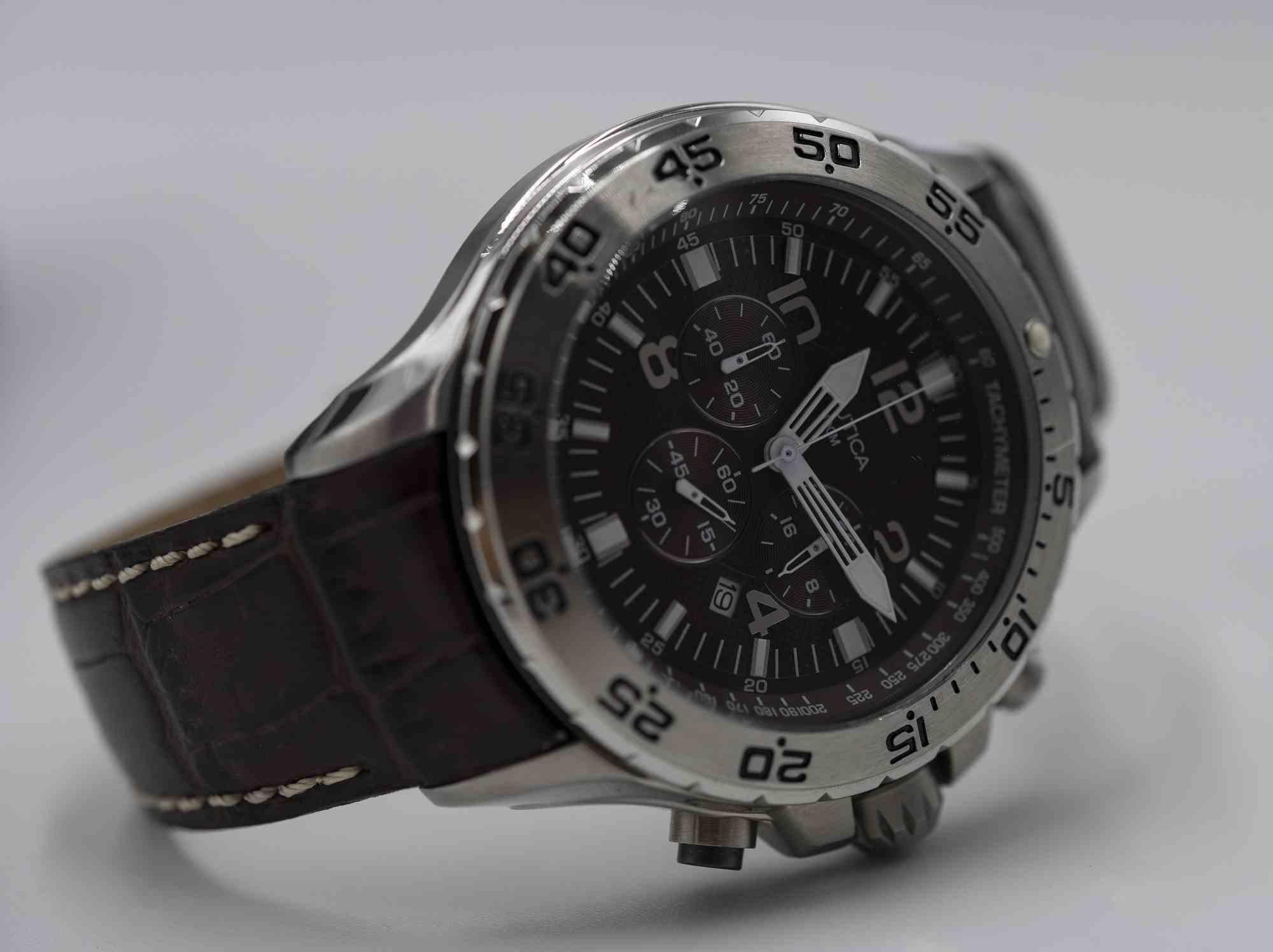 NAUTICA, Chronograph Code N 16566G

Bewegung
quarz  chronograph 
Fall
rostfreier Stahl  Ø 47 mm 
Wählen Sie
schwarz
Eigenschaften
original-Lederband
Mit Originalverpackung