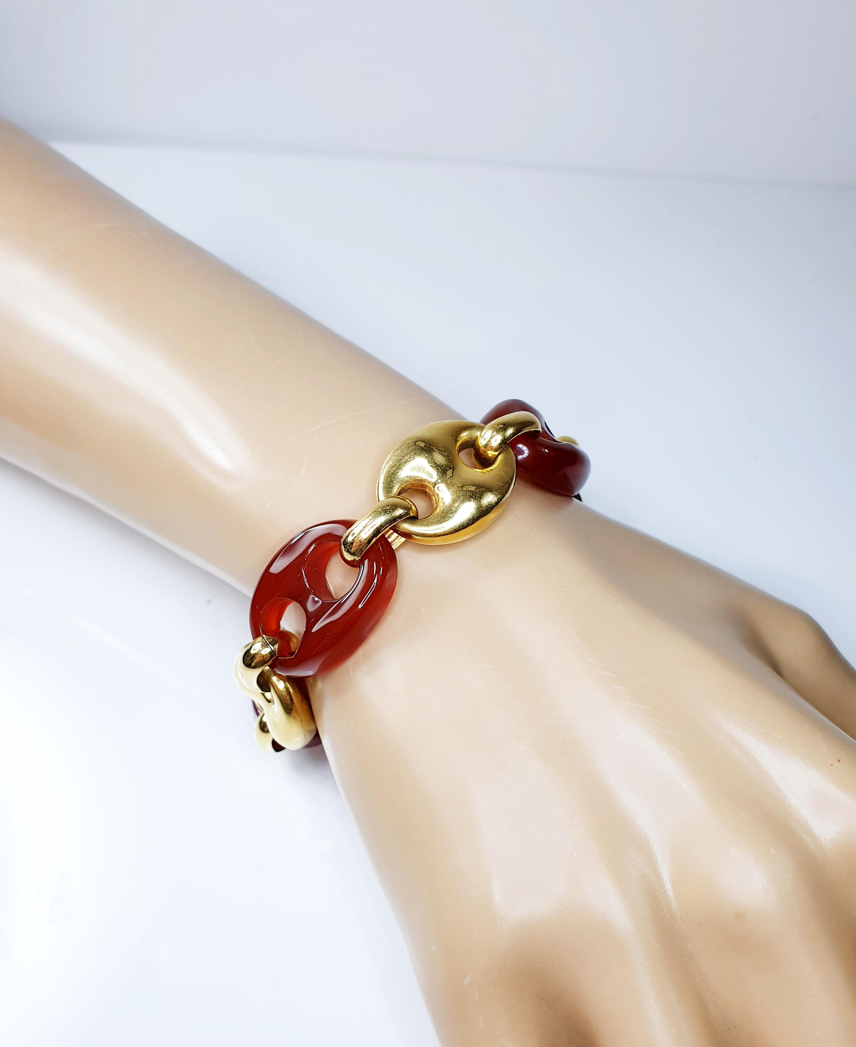 Cabochon Nautical Anchor Link Bracelet 18 Karat Solid Yellow Gold and Red Carnelian