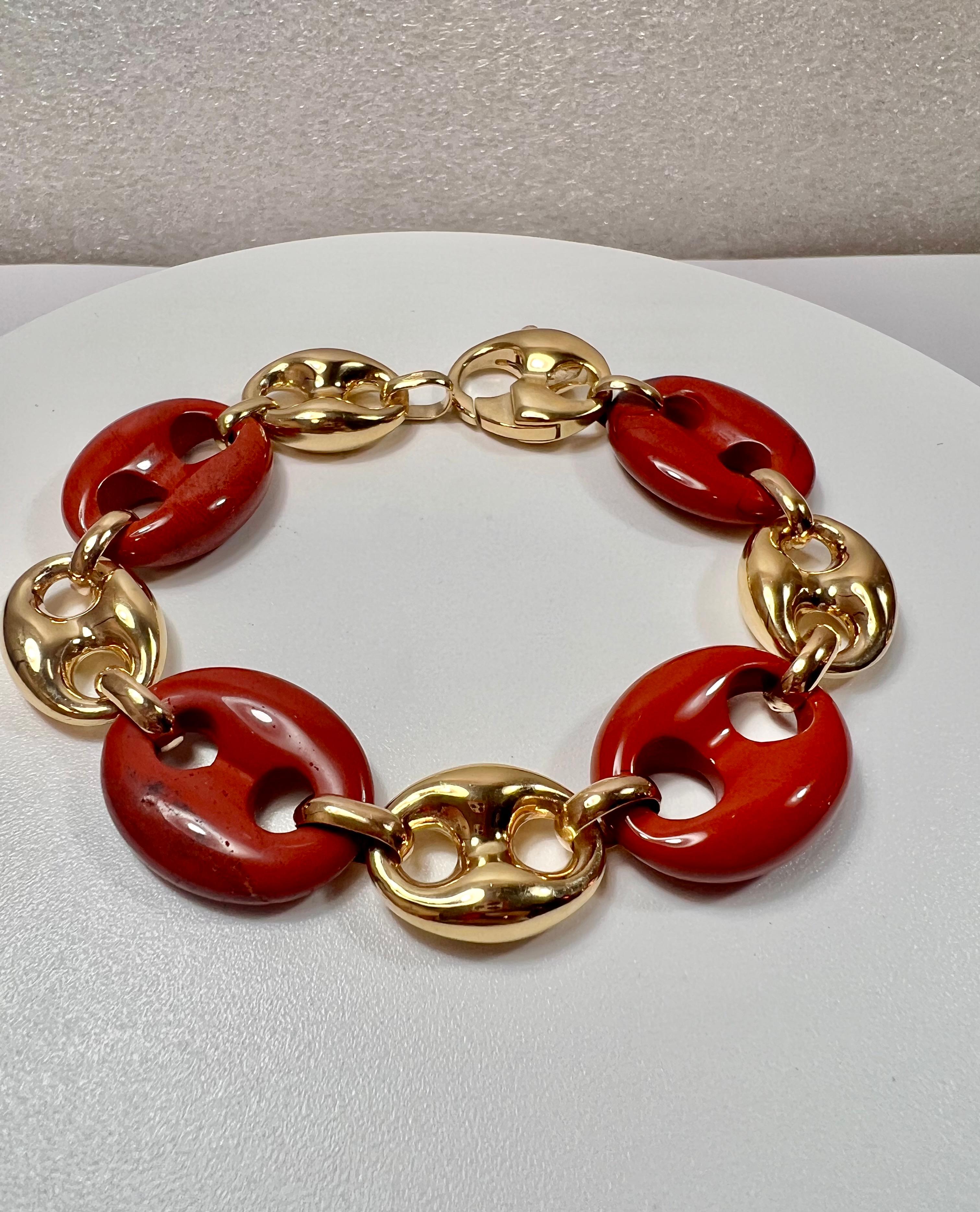 Nautical Anchor Link Bracelet 18K Solid Yellow Gold and Intense Red Jasper In New Condition For Sale In Bilbao, ES