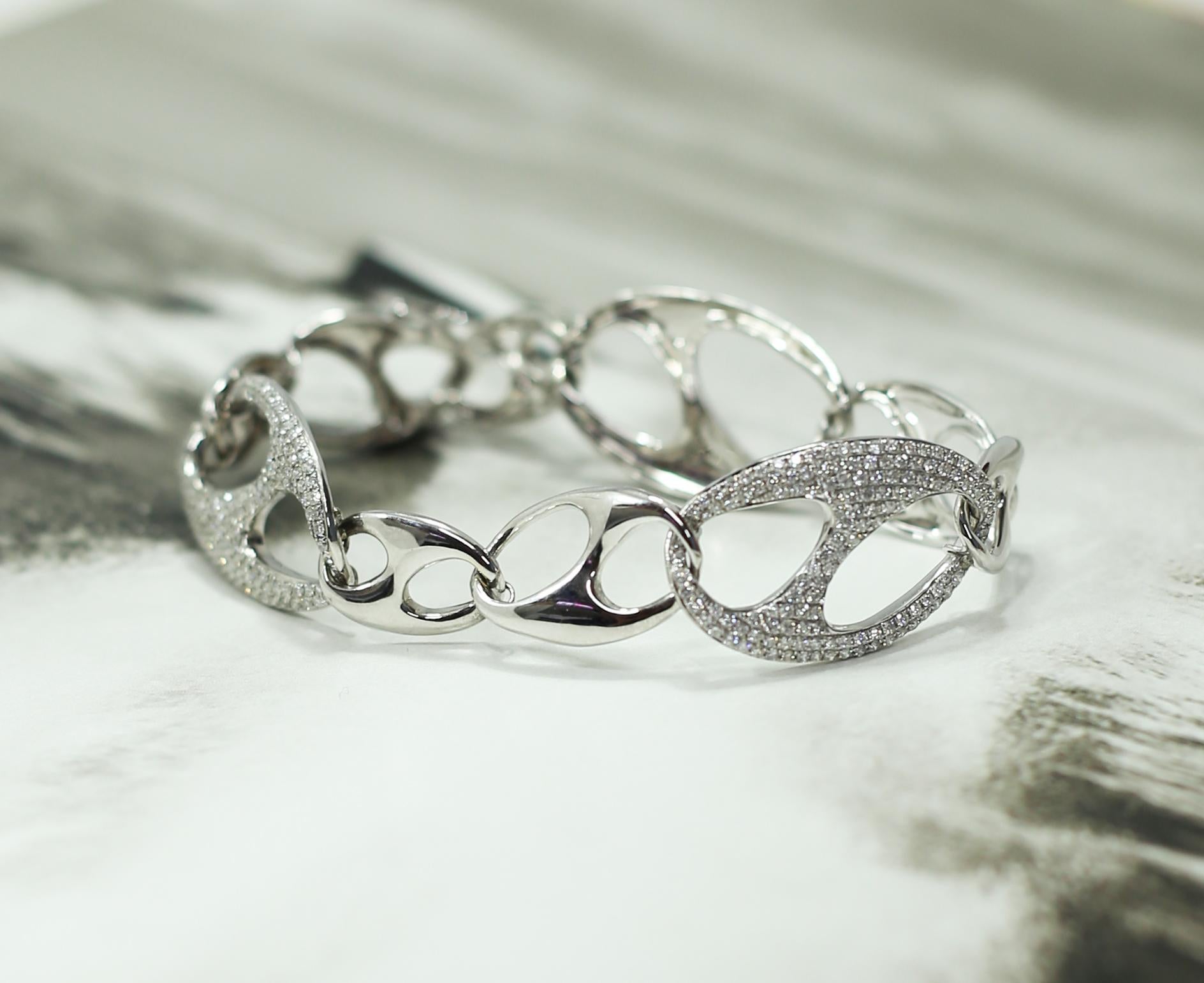Contemporary Nautical Anchor Link Bracelet 18k White Gold and 1.5 Carat of White Diamonds For Sale