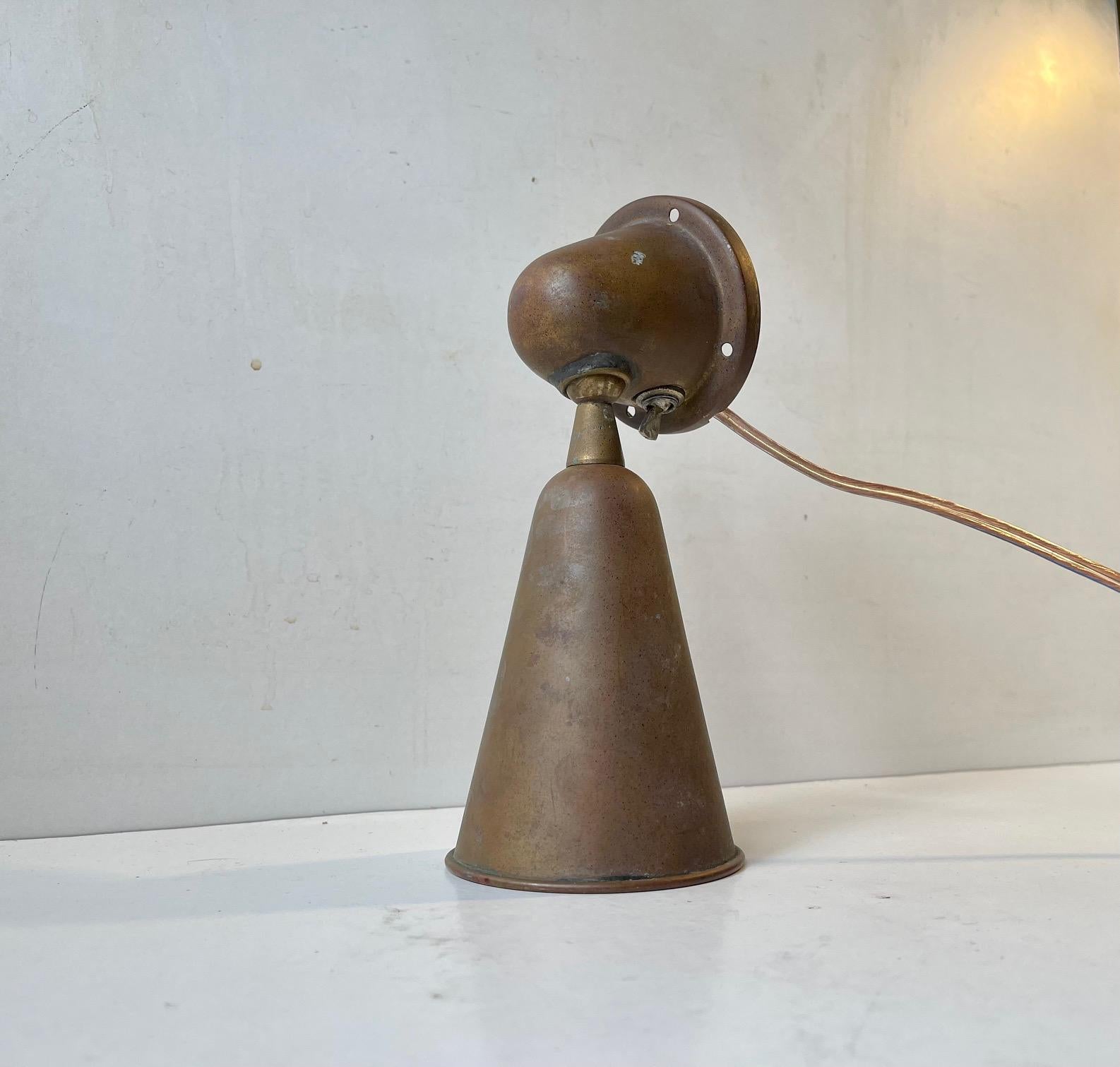 Nautical Bauhaus Era Wall Sconce in Patinated Copper, 1930s In Good Condition For Sale In Esbjerg, DK