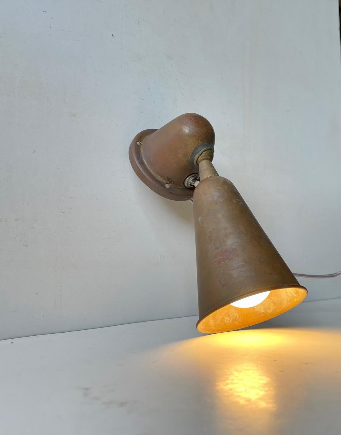 Nautical Bauhaus Era Wall Sconce in Patinated Copper, 1930s For Sale 1