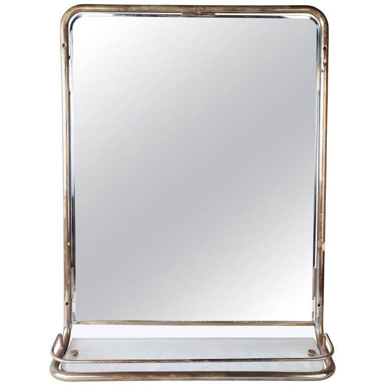 Industriel Miroir marin en laiton provenant d'une cabine de bateau, vers les années 1960