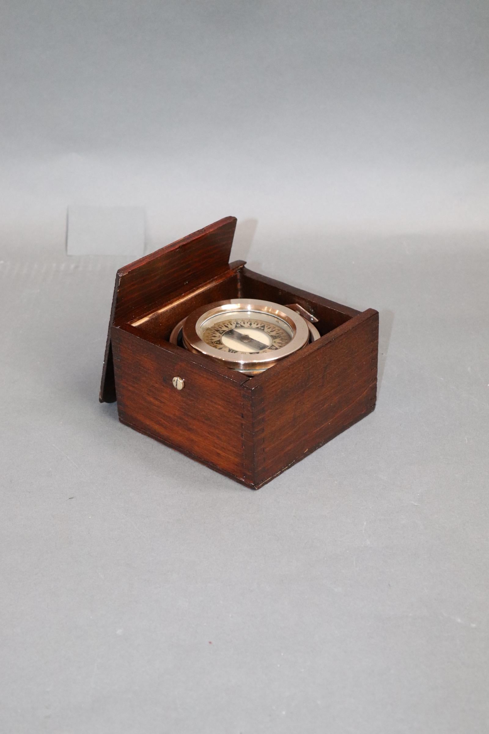 Nautical Compass in Varnished Box In Good Condition In Norwell, MA
