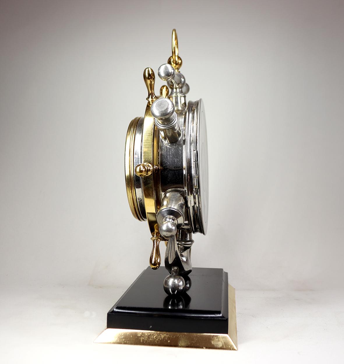 Français Pièce d'horlogerie de bureau nautique de la série industrielle Guilmet. en vente