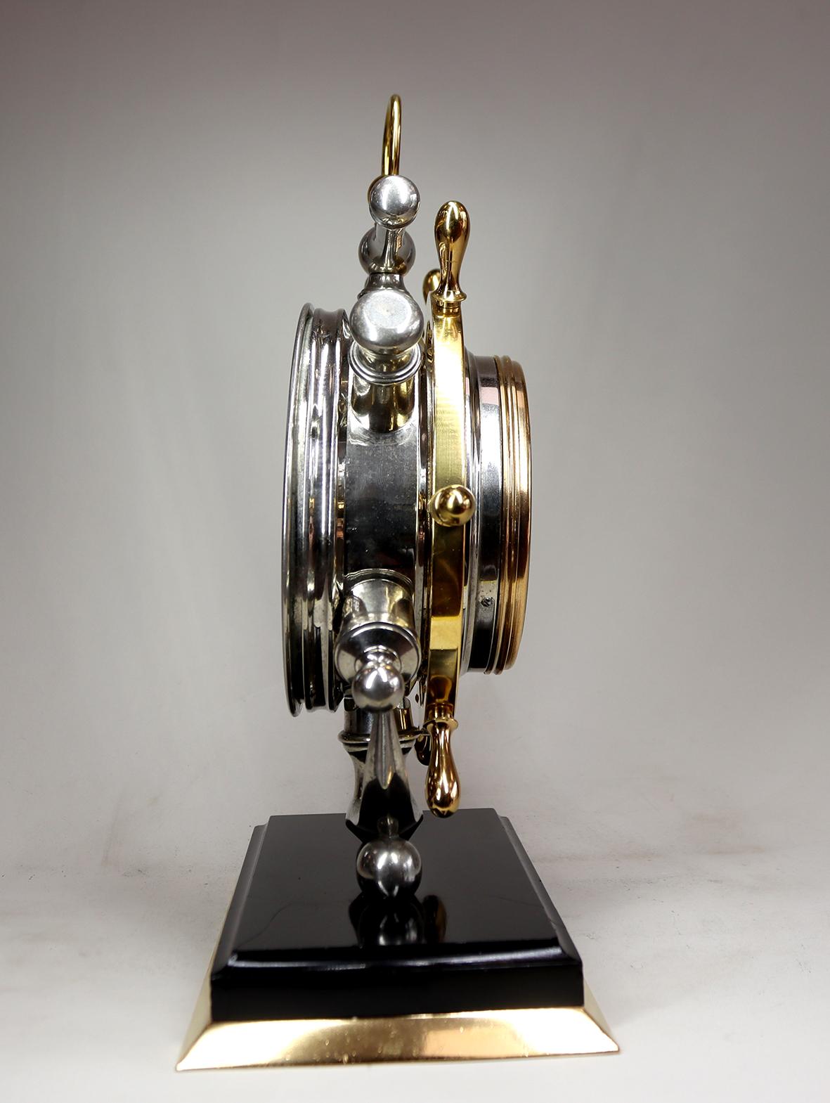 Fin du XIXe siècle Pièce d'horlogerie de bureau nautique de la série industrielle Guilmet. en vente