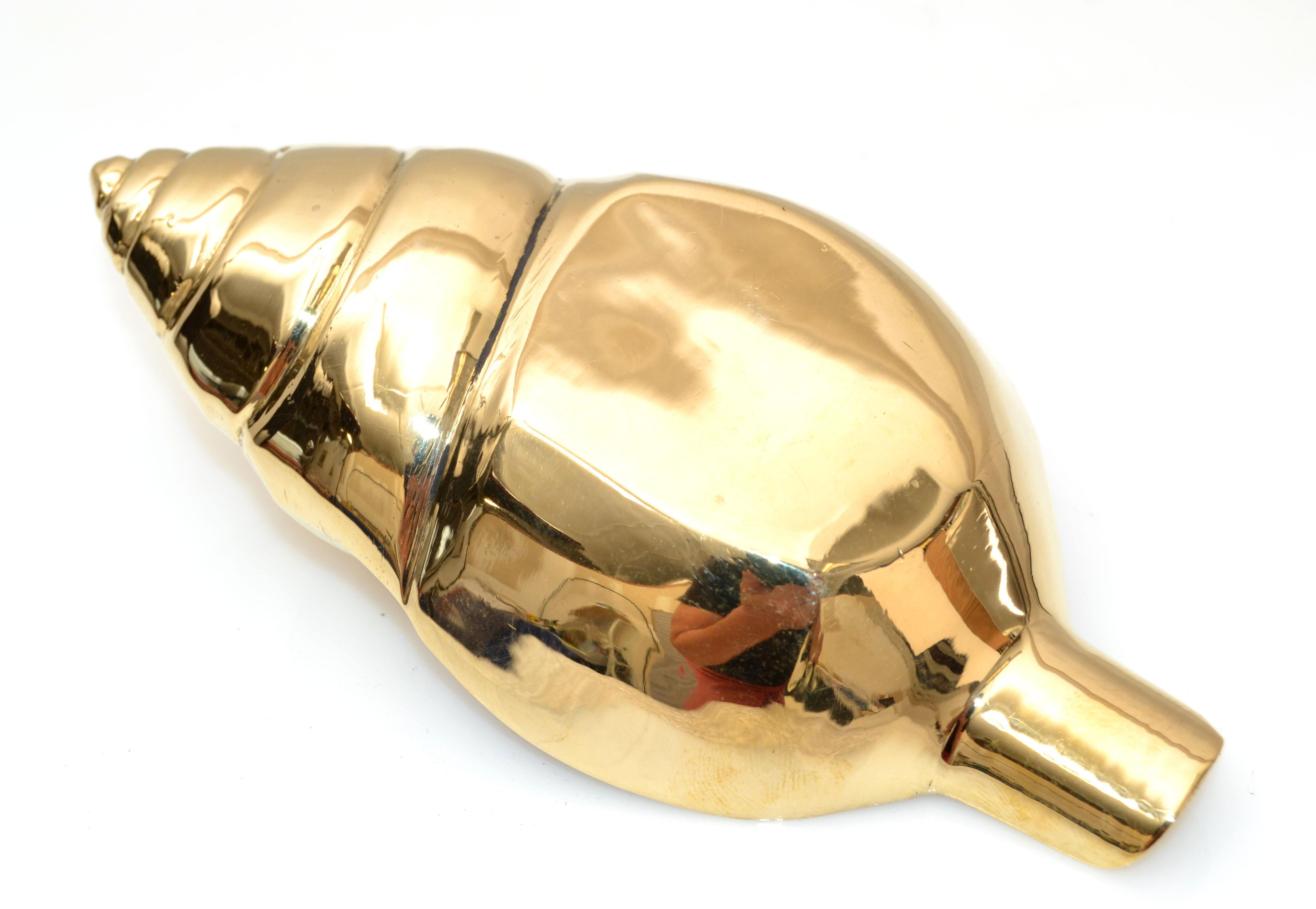 Nautical Polished Brass Seashell Ashtray Sculpture Mid-Century Modern For Sale 3