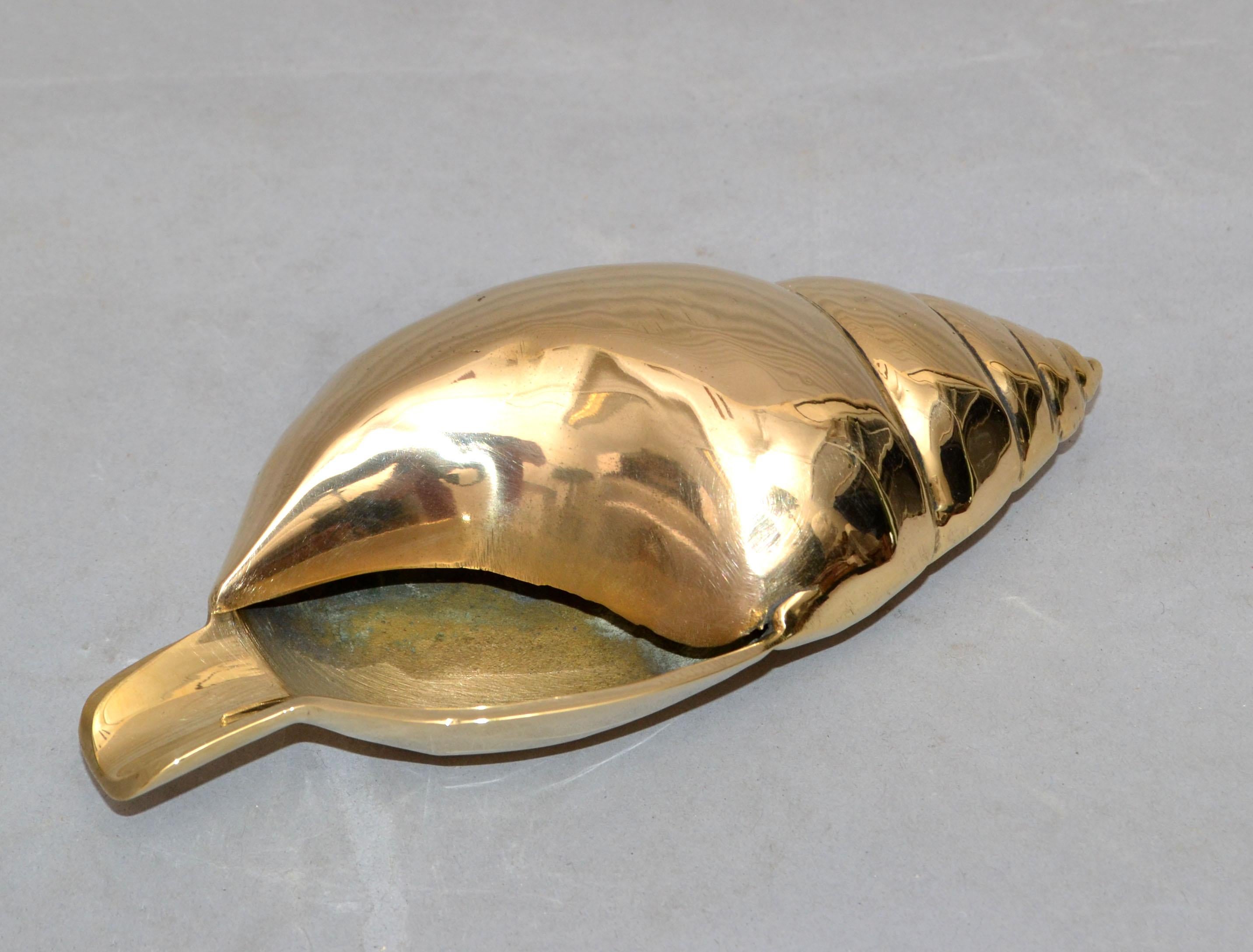 Nautical Polished Brass Seashell Ashtray Sculpture Mid-Century Modern For Sale 5