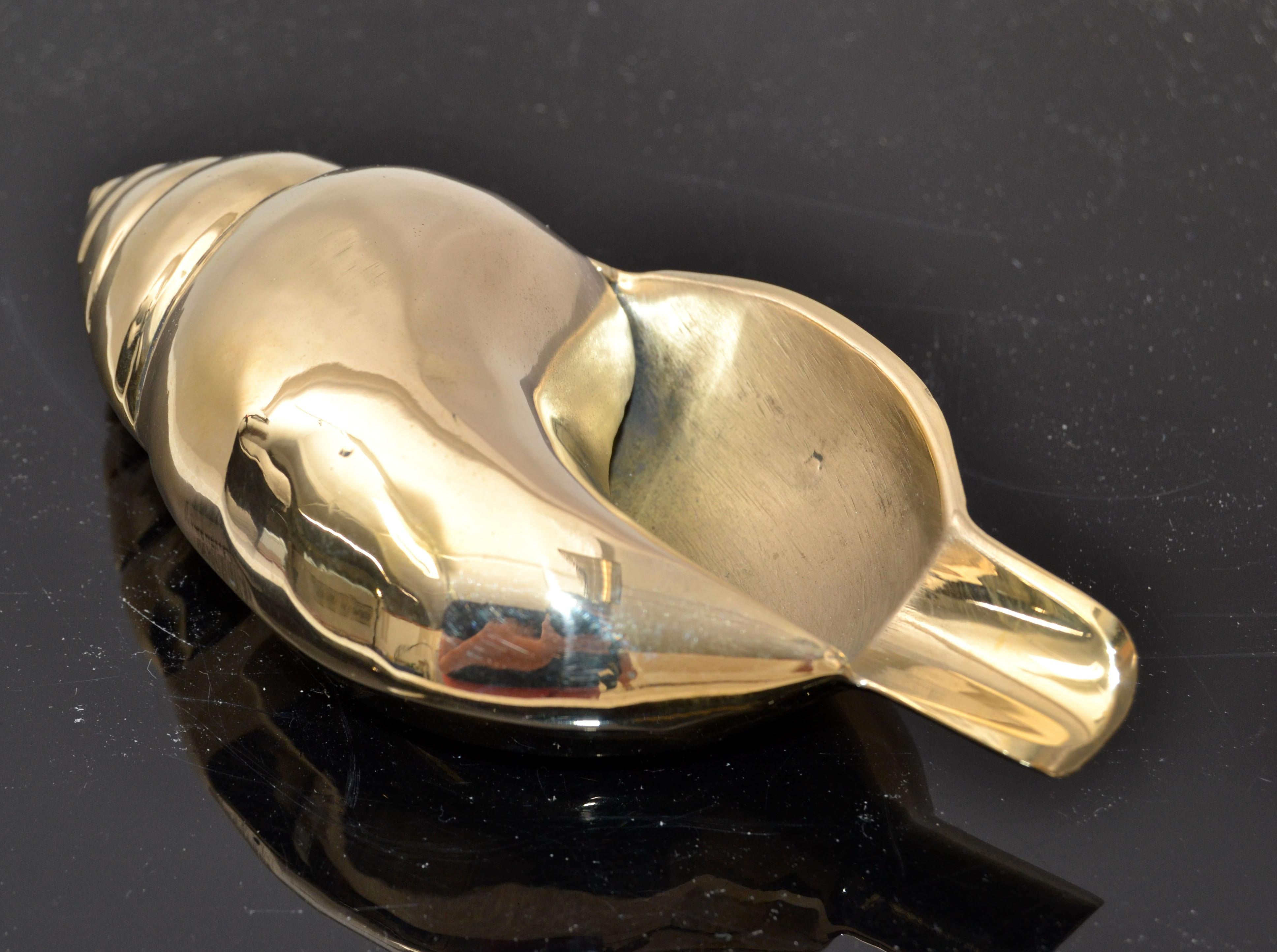 20th Century Nautical Polished Brass Seashell Ashtray Sculpture Mid-Century Modern For Sale