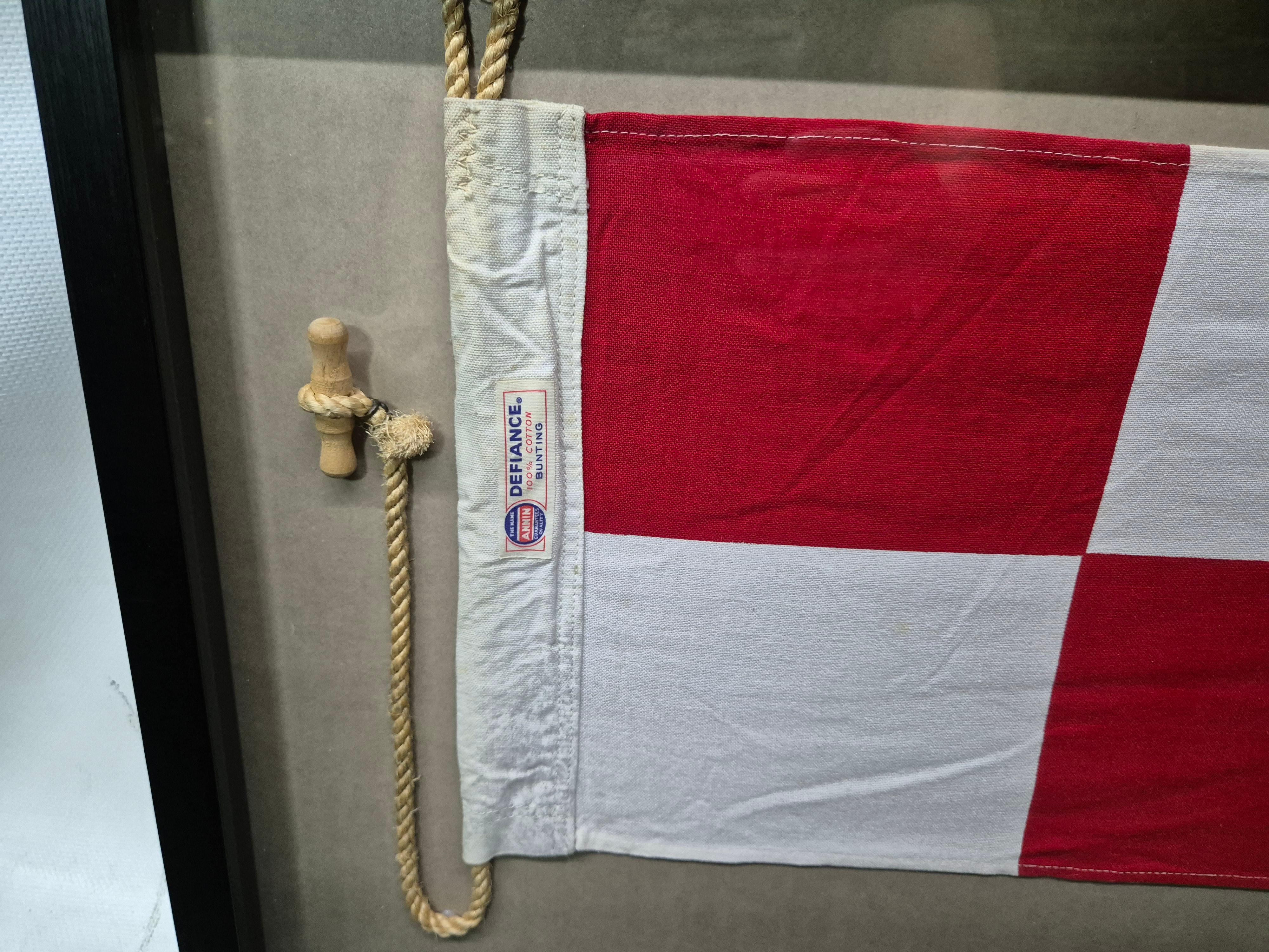Drapeau de signalisation nautique de la lettre 
