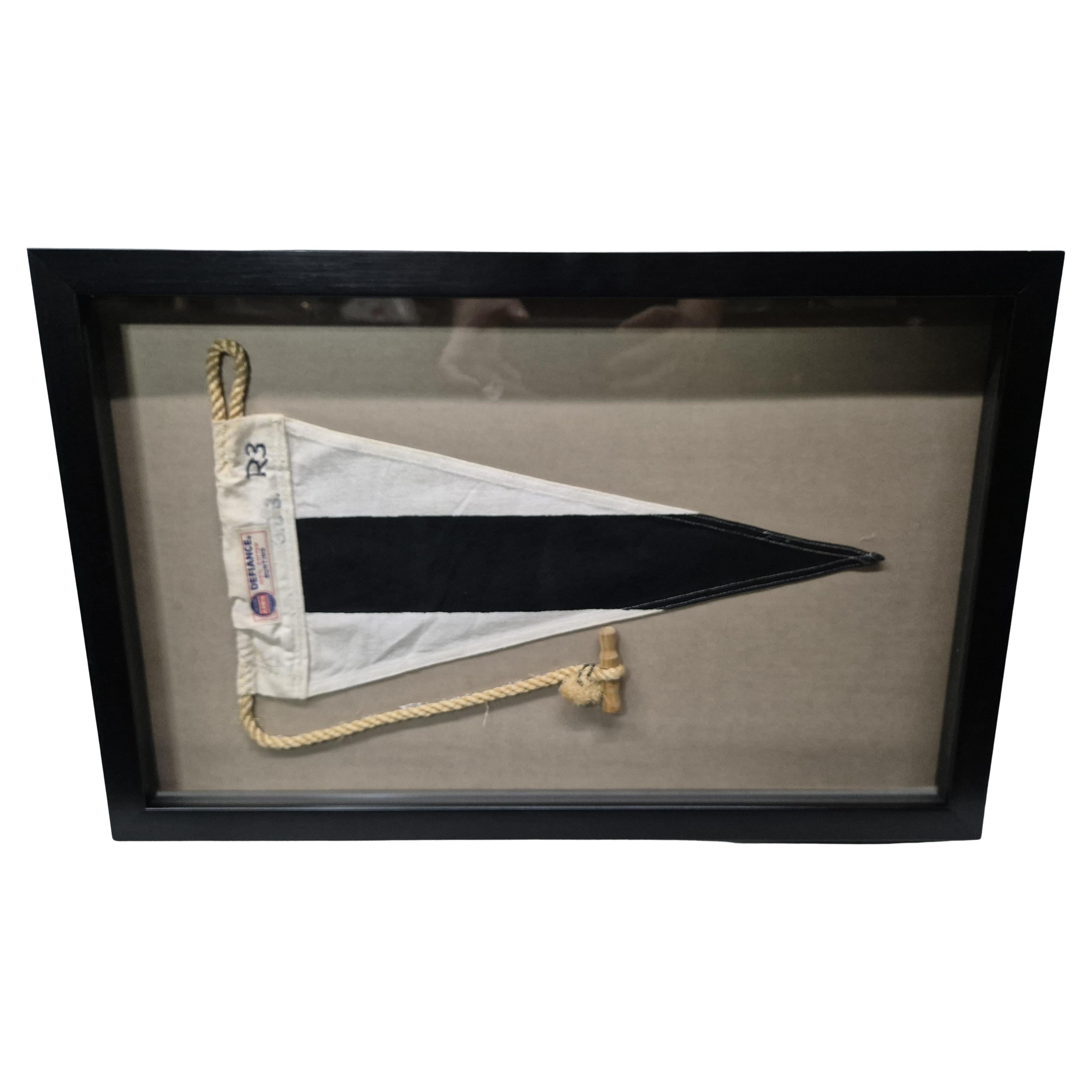 Banderín Señal Náutica en Marco Shadowbox