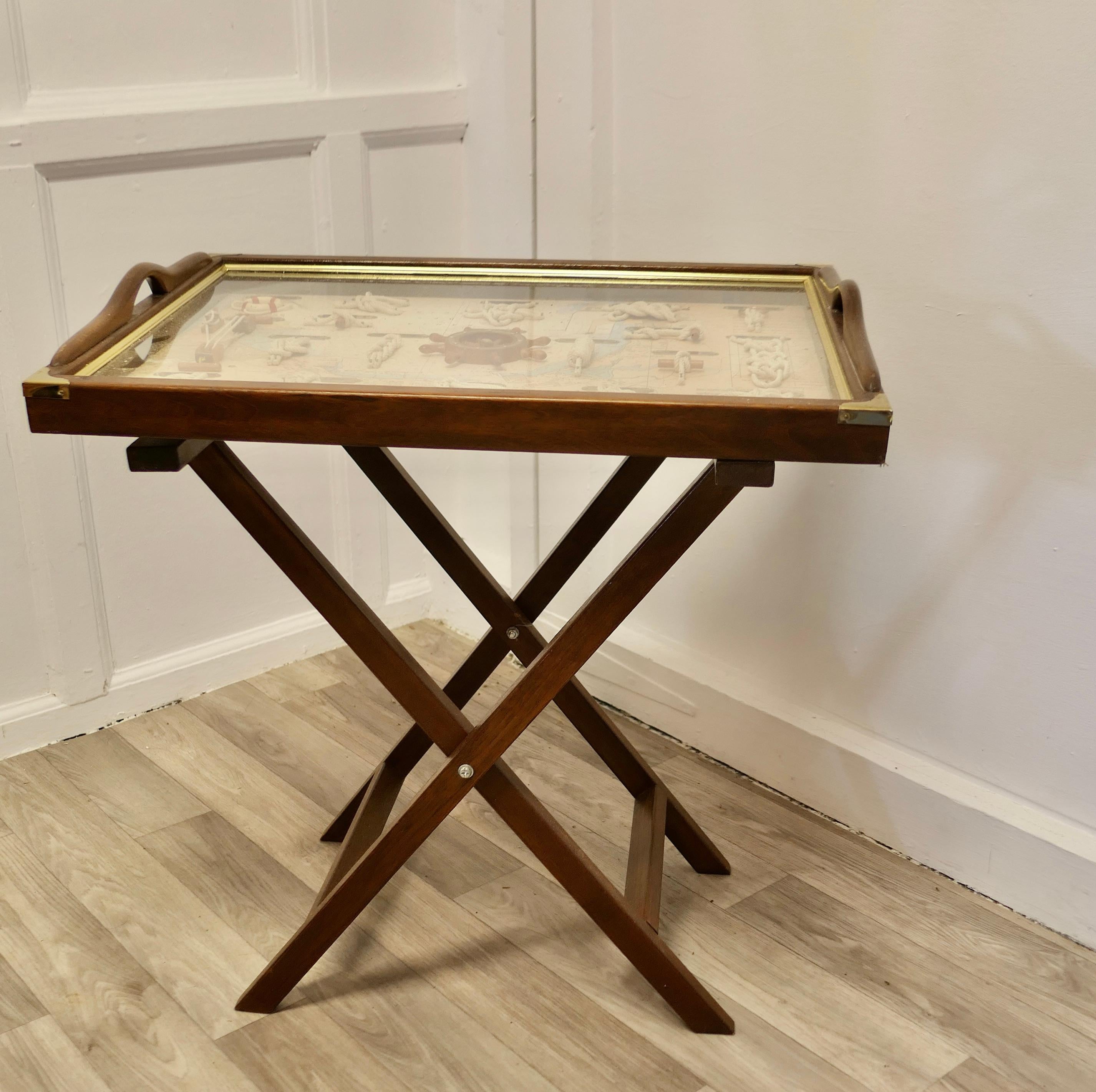 Nautische Thema Shadow Box in der Form eines Butlers Tablett

Ein großartiges Dekorationsstück mit einem spanischen maritimen Thema, ein nützliches Butler-Tablett mit Ständer
TNG110
