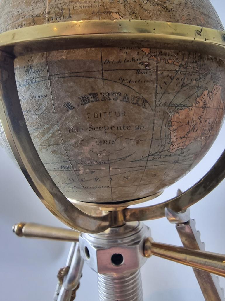 Nautical themed Desk Compendium Industrial rotating Globe Clock  In Good Condition For Sale In London, GB