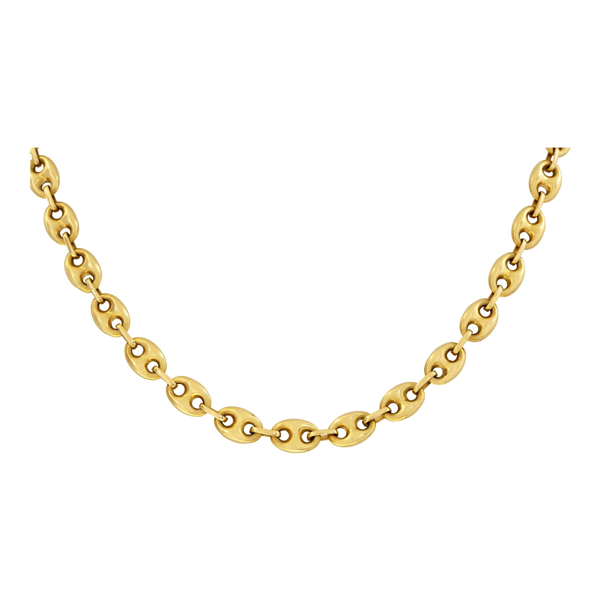Nautical links chain in 18k yellow gold with lobster clasp.Width 6.7 mm. Length 20 inches.
