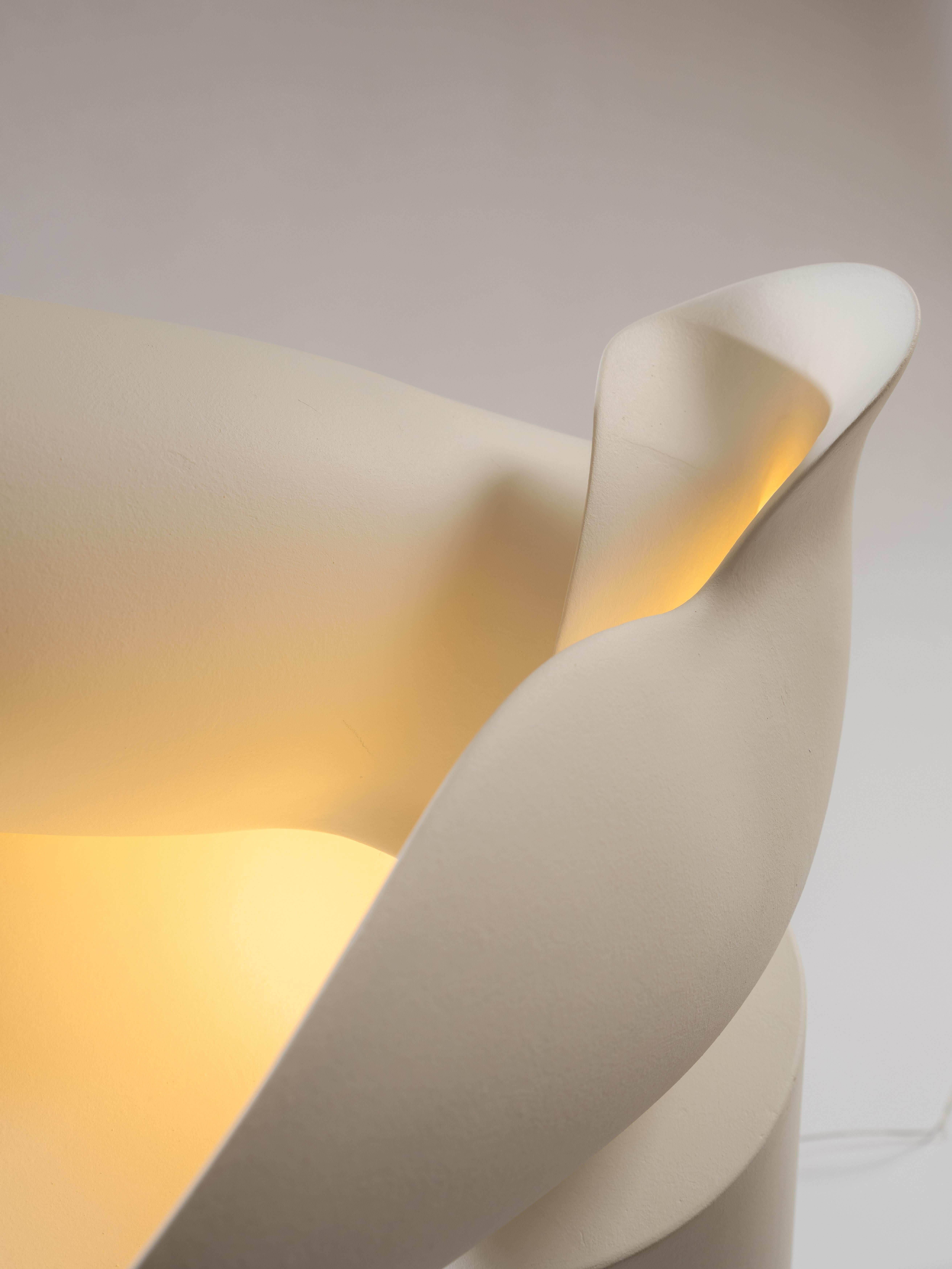 Blumenknospen Organische Off-White Minimalistische Keramik-Stehlampe von Elsa Foulon im Zustand „Neu“ im Angebot in Geneve, CH