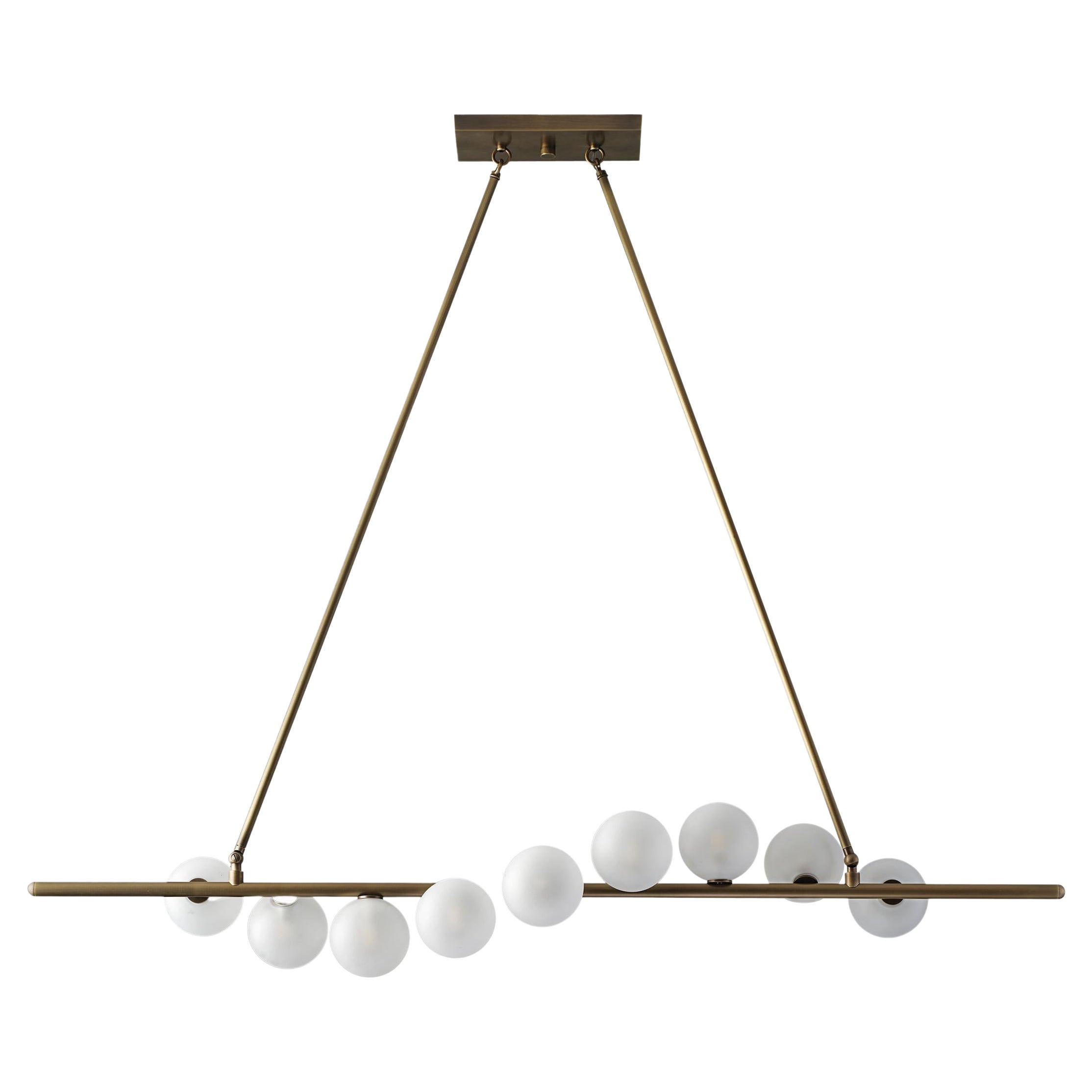 Lampadario Nautilus in ottone naturale e vetro opalino soffiato di Blueprint Lighting in vendita
