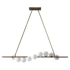 Nautilus-Kronleuchter aus natürlichem Messing und mundgeblasenem Opalglas von Blueprint Lighting