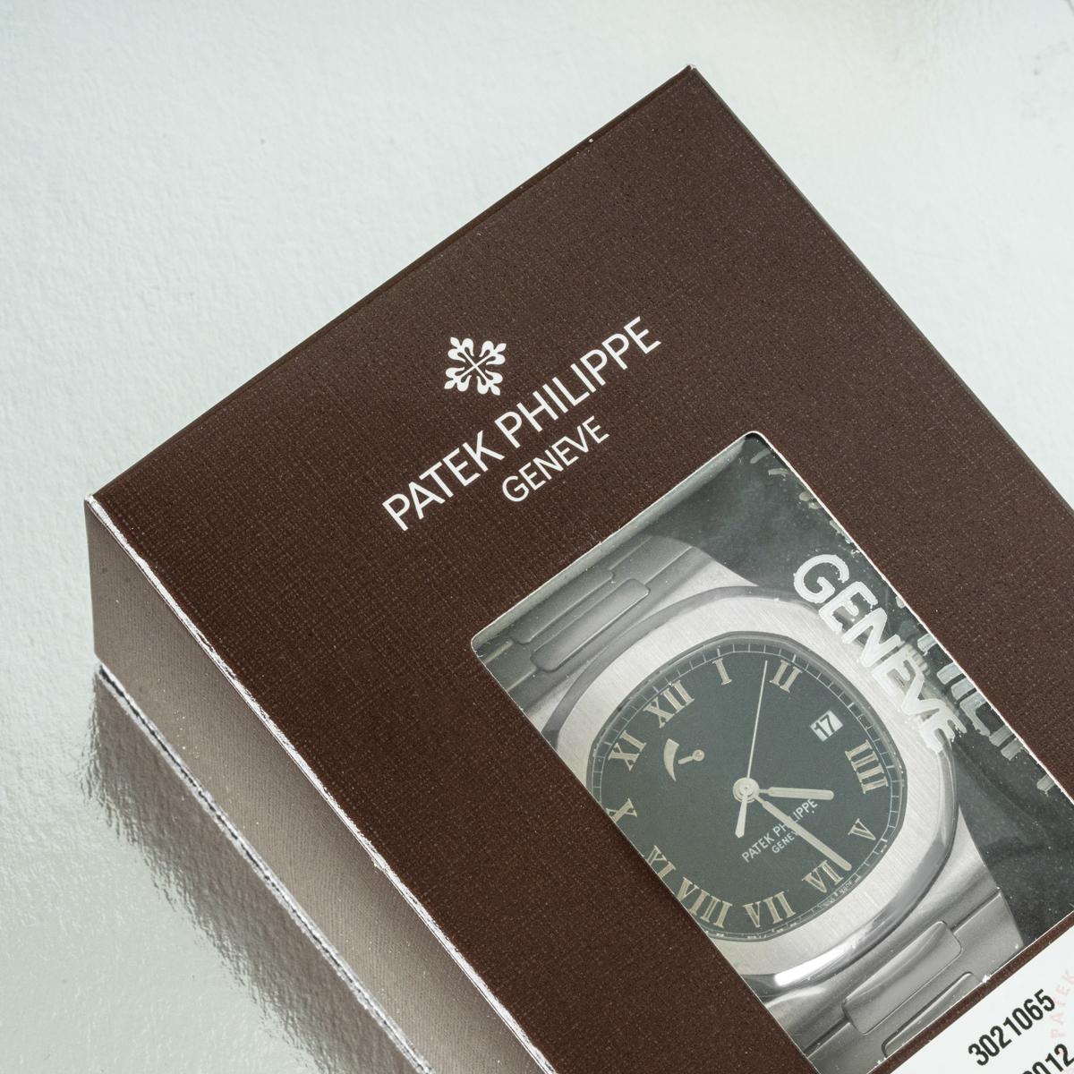 Nautilus 'Comet' Stainless Steel & Black Dial im Angebot 6