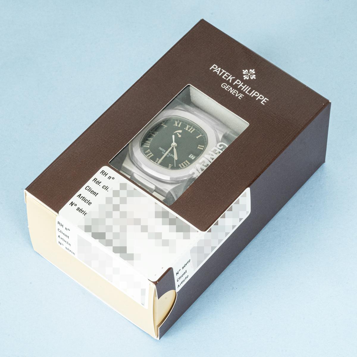 Nautilus 'Comet' Stainless Steel & Black Dial im Angebot 4