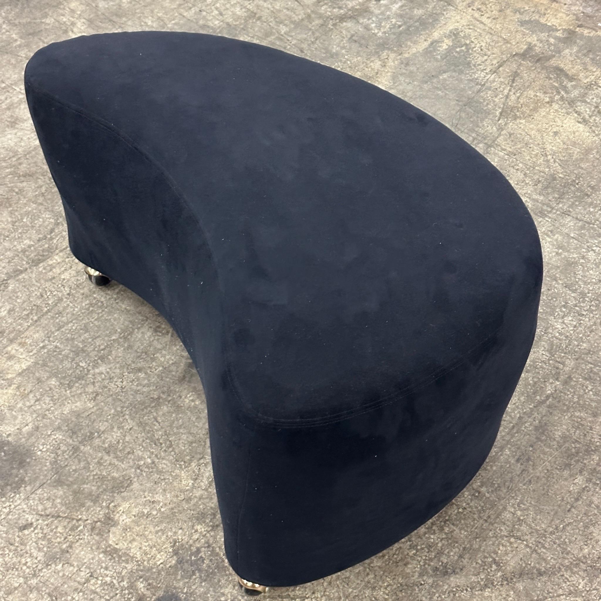 Nautilus Ottomans by Vladimir Kagan for Directional In Good Condition For Sale In Chicago, IL