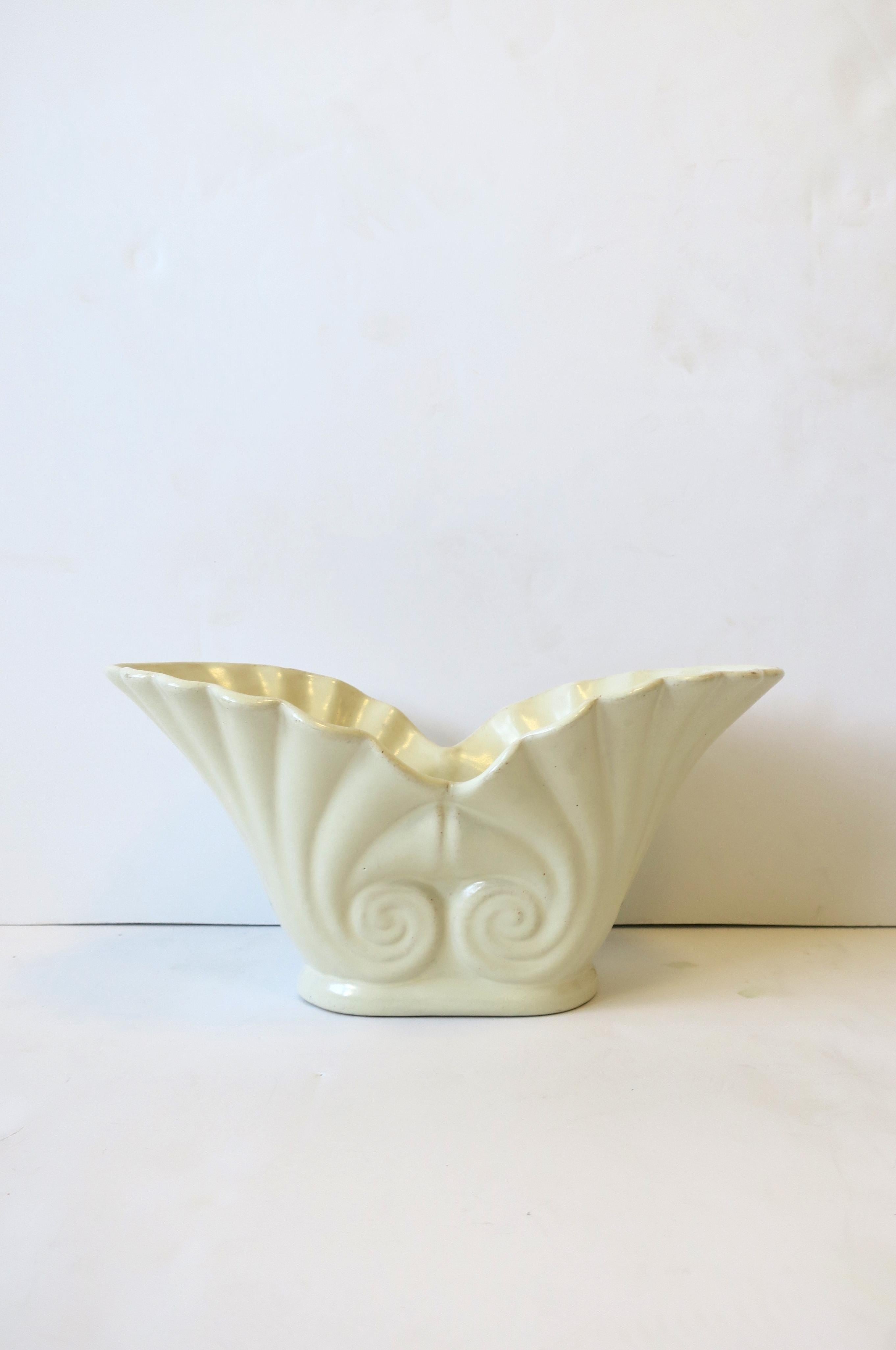 Nautilus Seashell Pottery Jardiniere or Cachepot Flower Plant Holder Art Deco In Good Condition For Sale In New York, NY