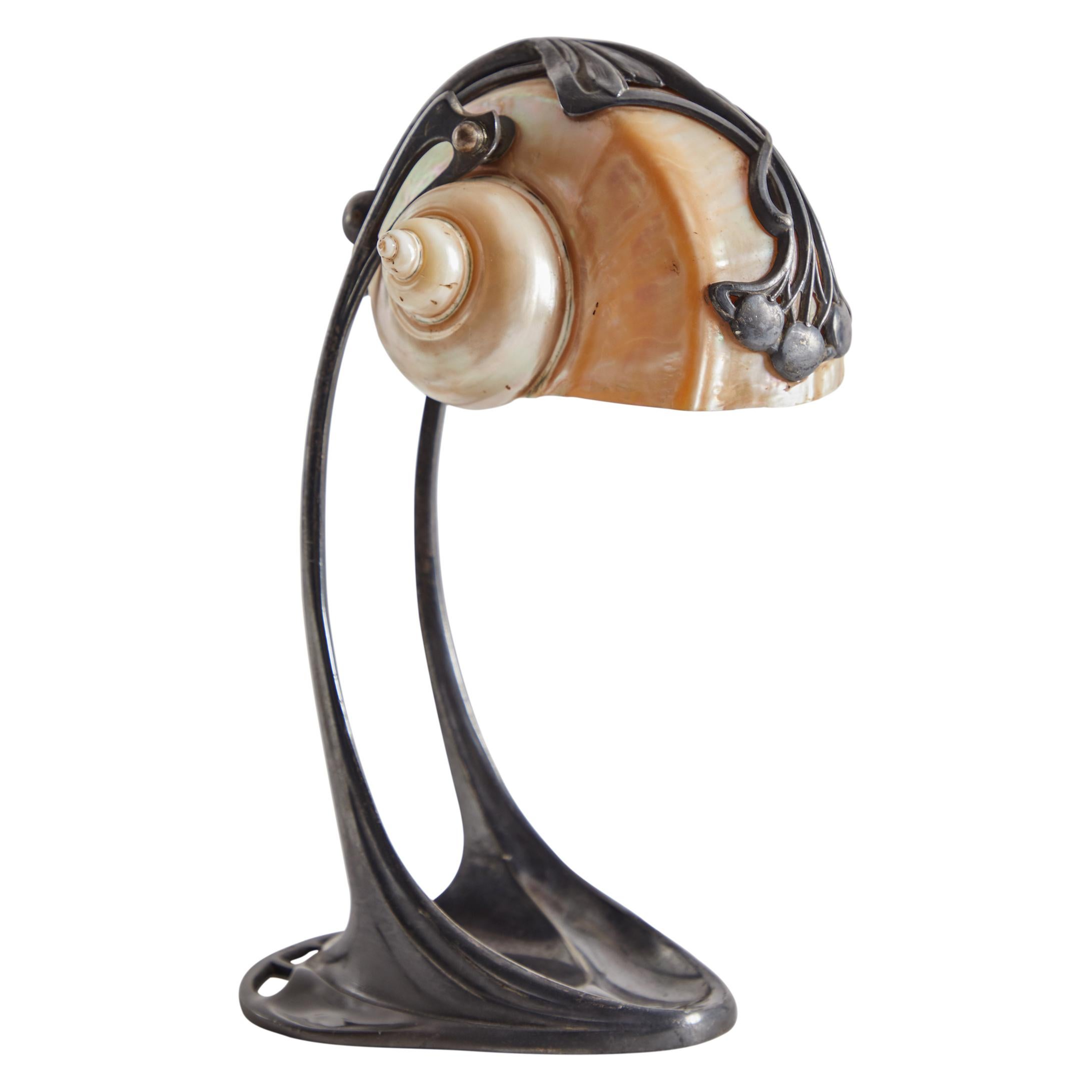 "Nautilus" Table Lamp by Moritz Hacker