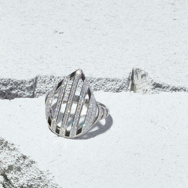 Im Angebot: Nava Joaillerie Cut ovaler Ring / 18K Gelbgold / 136 Diamanten Made in France () 2